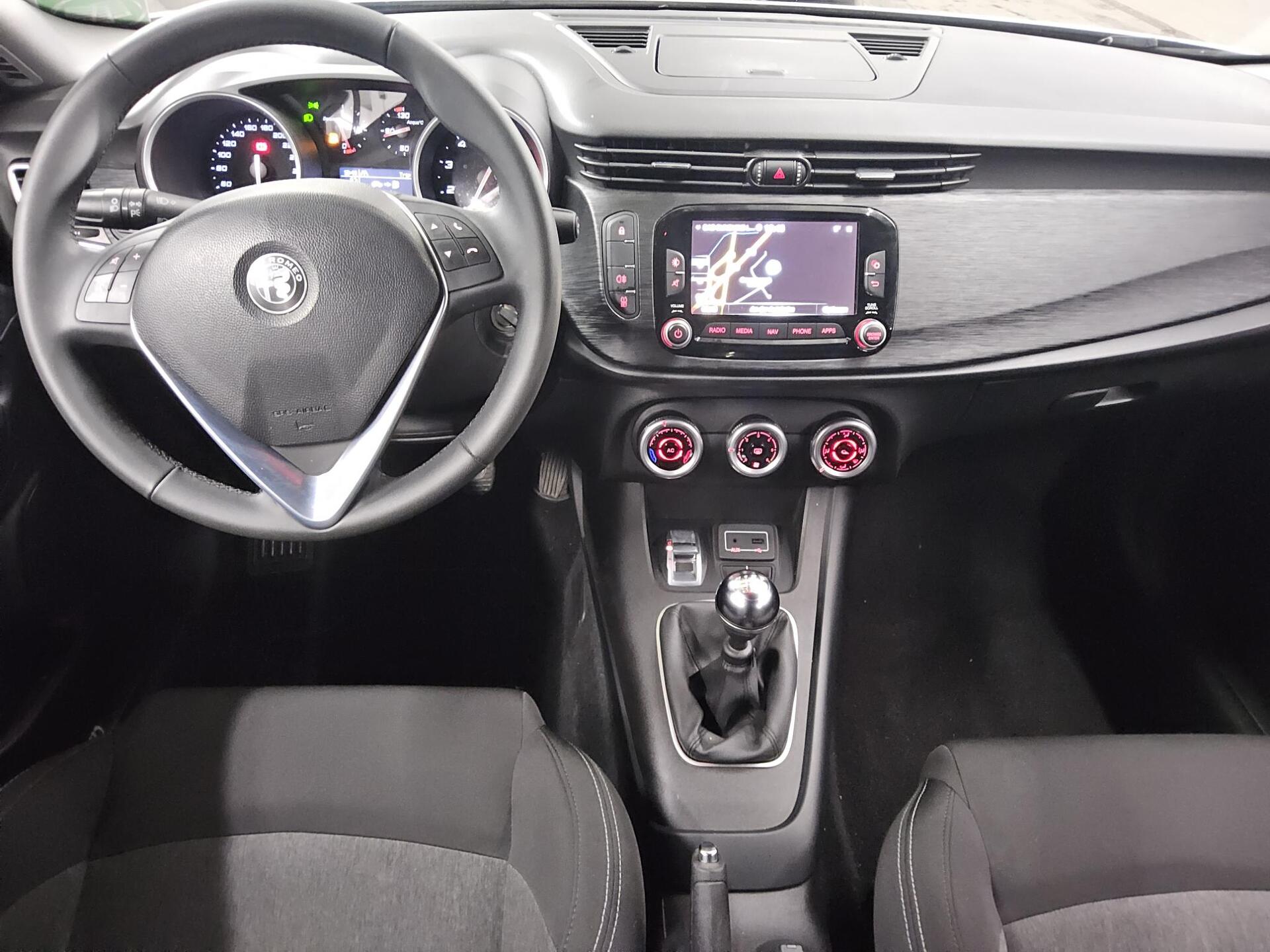 Alfa Romeo Giulietta 1.4 TB 16V Navi PDC AUX USB Klima 5