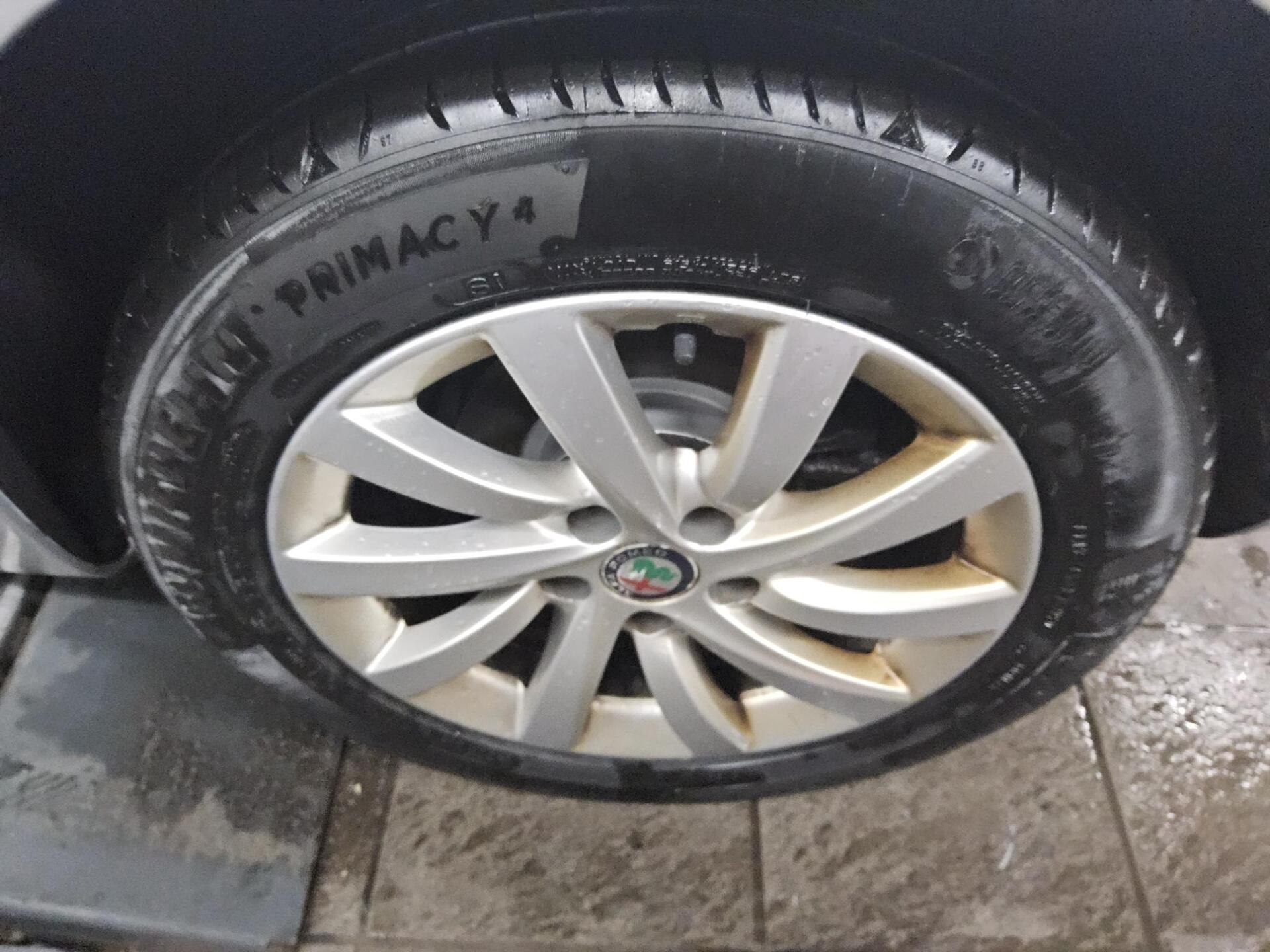 Alfa Romeo Giulietta 1.4 TB 16V Navi PDC AUX USB Klima 10