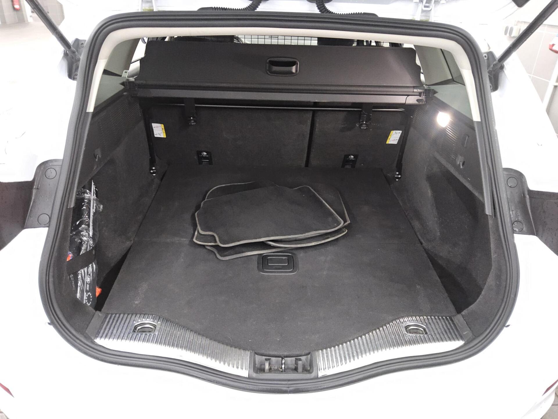 Ford Mondeo Turnier 2.0 EB Business Navi AHK SHZ 11