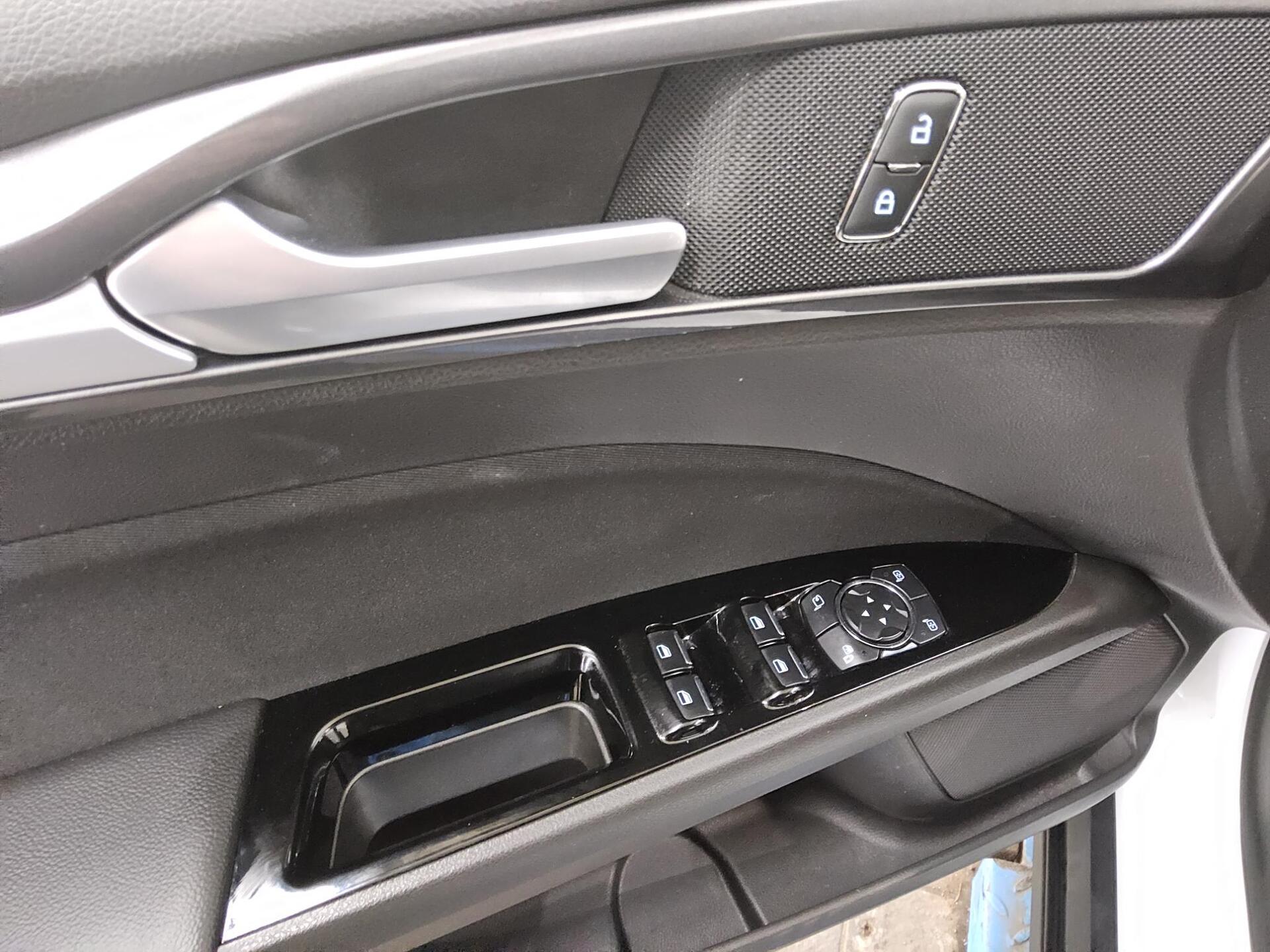 Ford Mondeo Turnier 2.0 EB Business Navi AHK SHZ 9