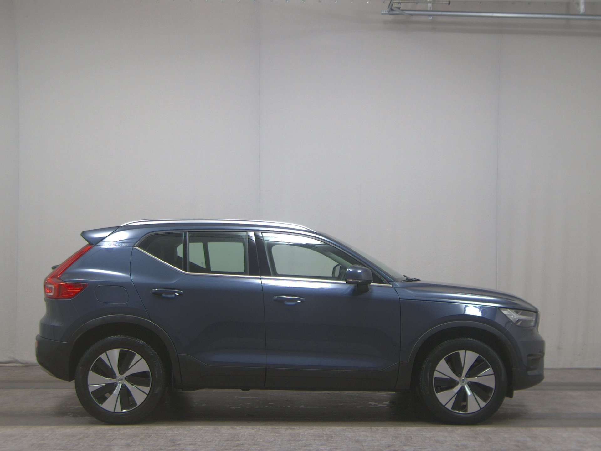 Volvo XC40 T4 Recharge Momentum Leder Navi H-K RfK AHK