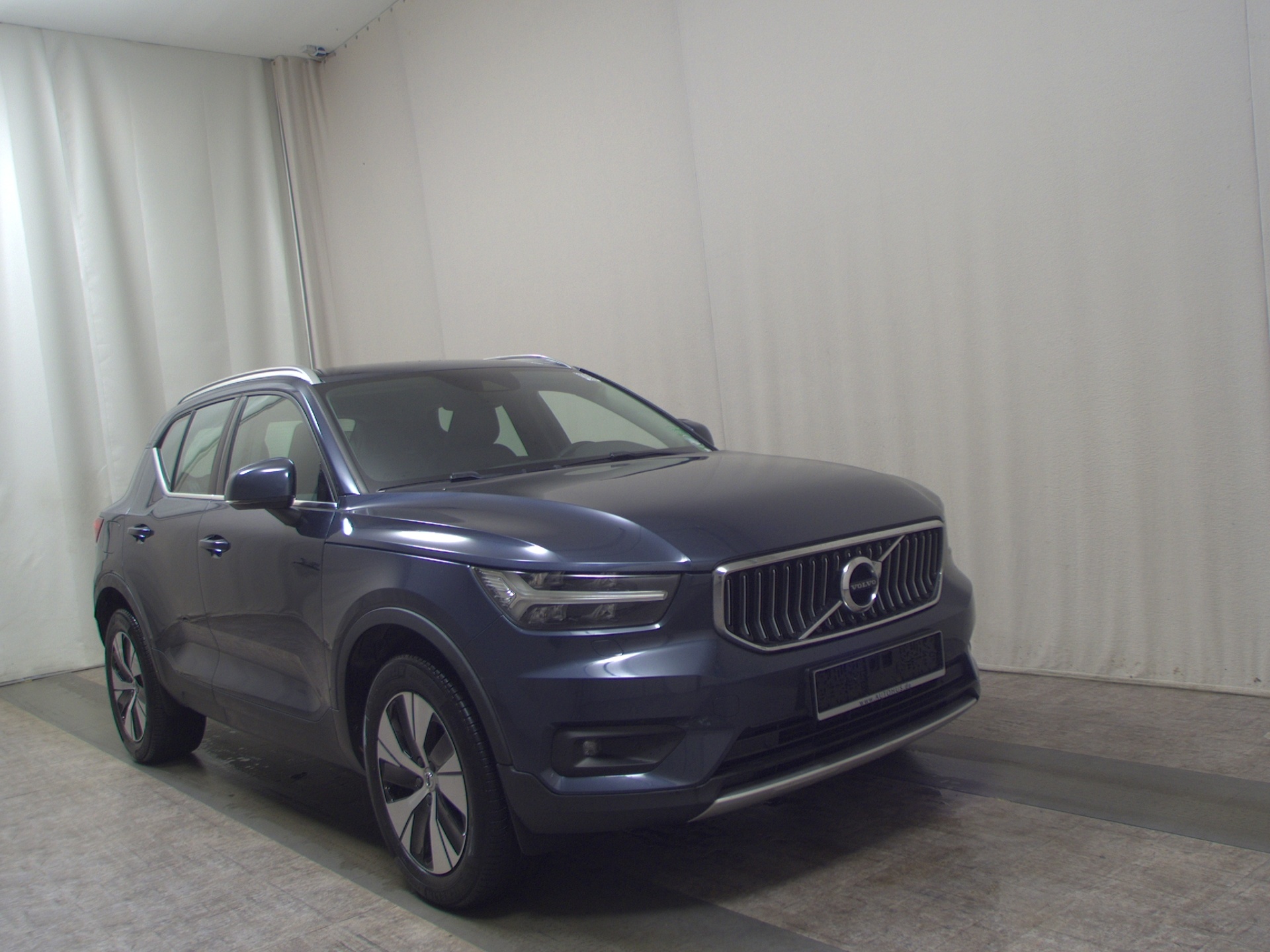 Volvo XC40 T4 Recharge Momentum Leder Navi H-K RfK AHK 3