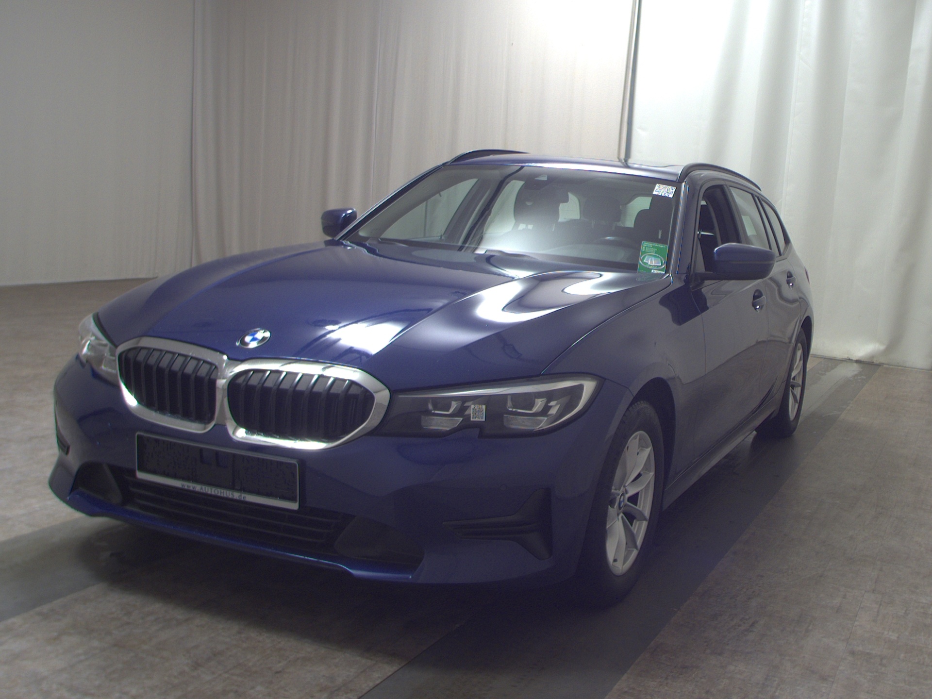 BMW 320dA Touring Advantage Navi LED LC-Pro Pano AHK 2