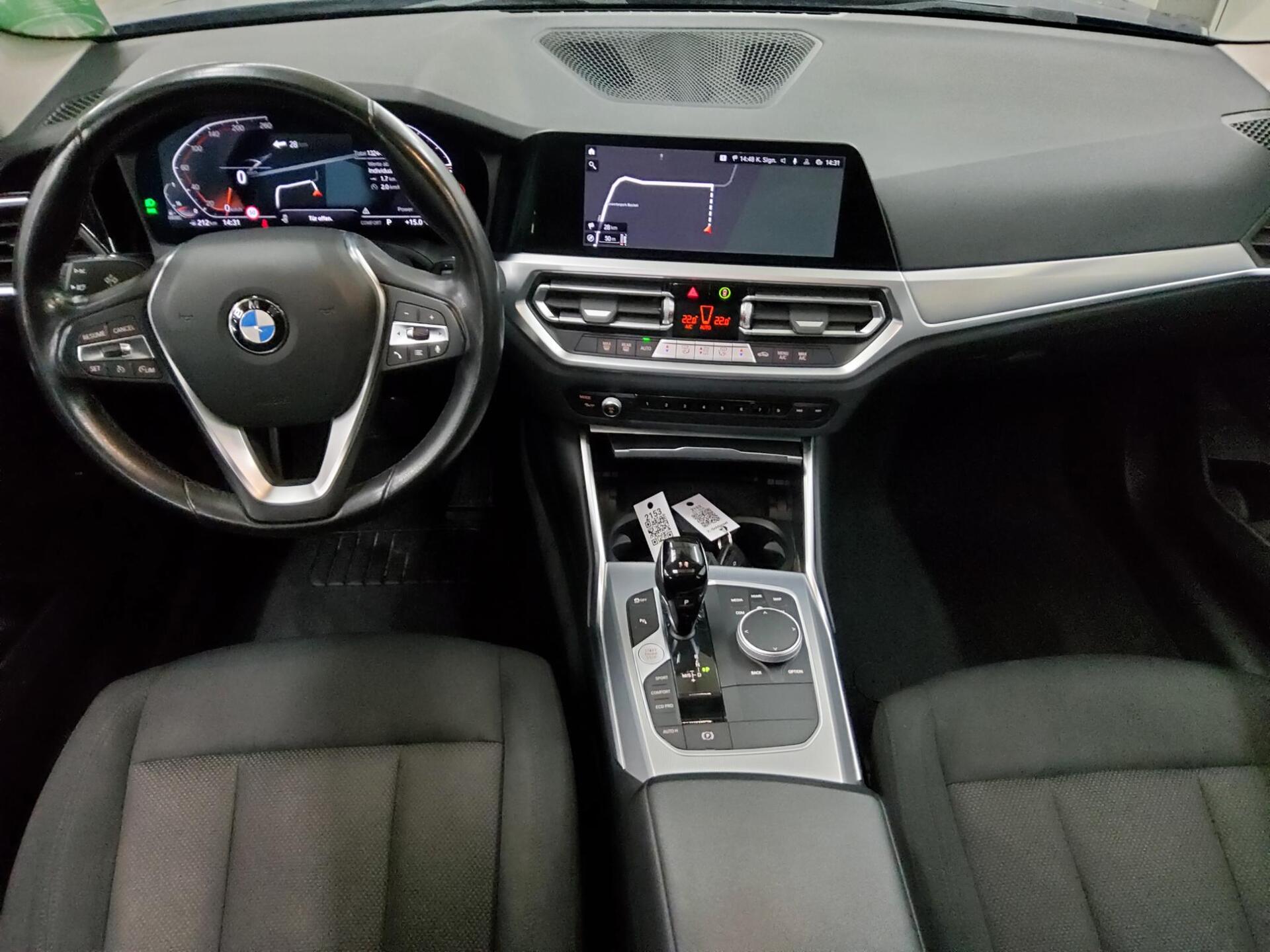 BMW 320dA Touring Advantage Navi LED LC-Pro Pano AHK 5