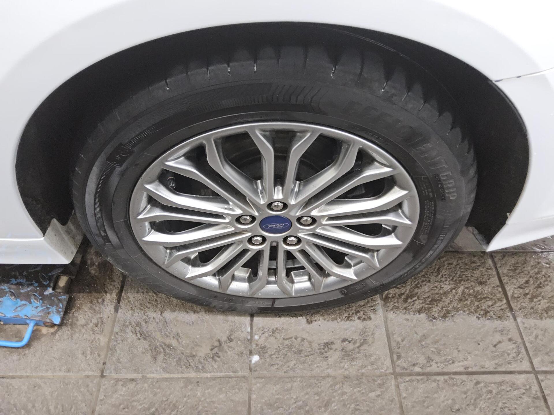 Ford Mondeo Turnier 2.0 EB Titanium Navi LED AHK ACC 10