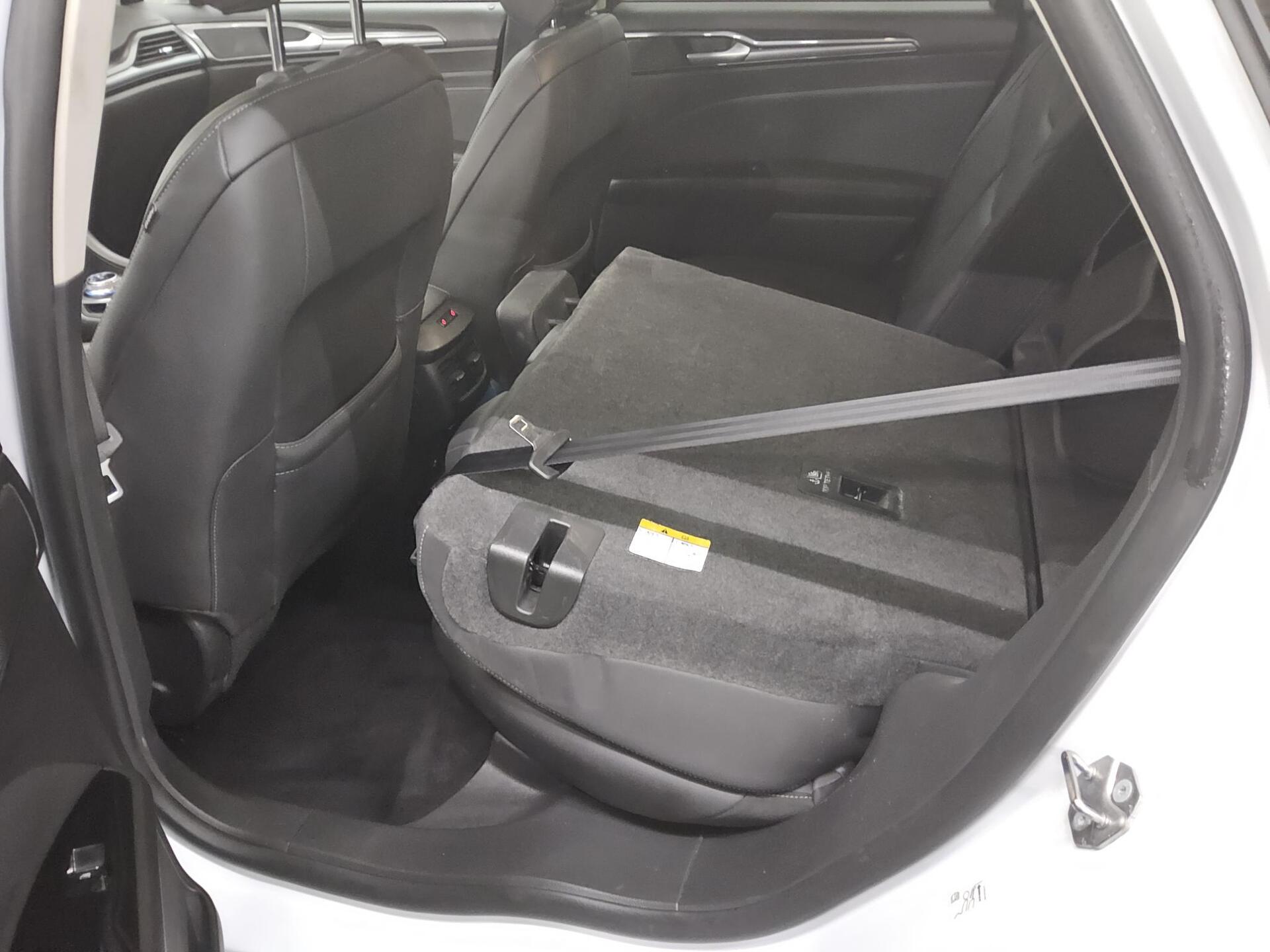 Ford Mondeo Turnier 2.0 EB Titanium Navi LED AHK ACC 12