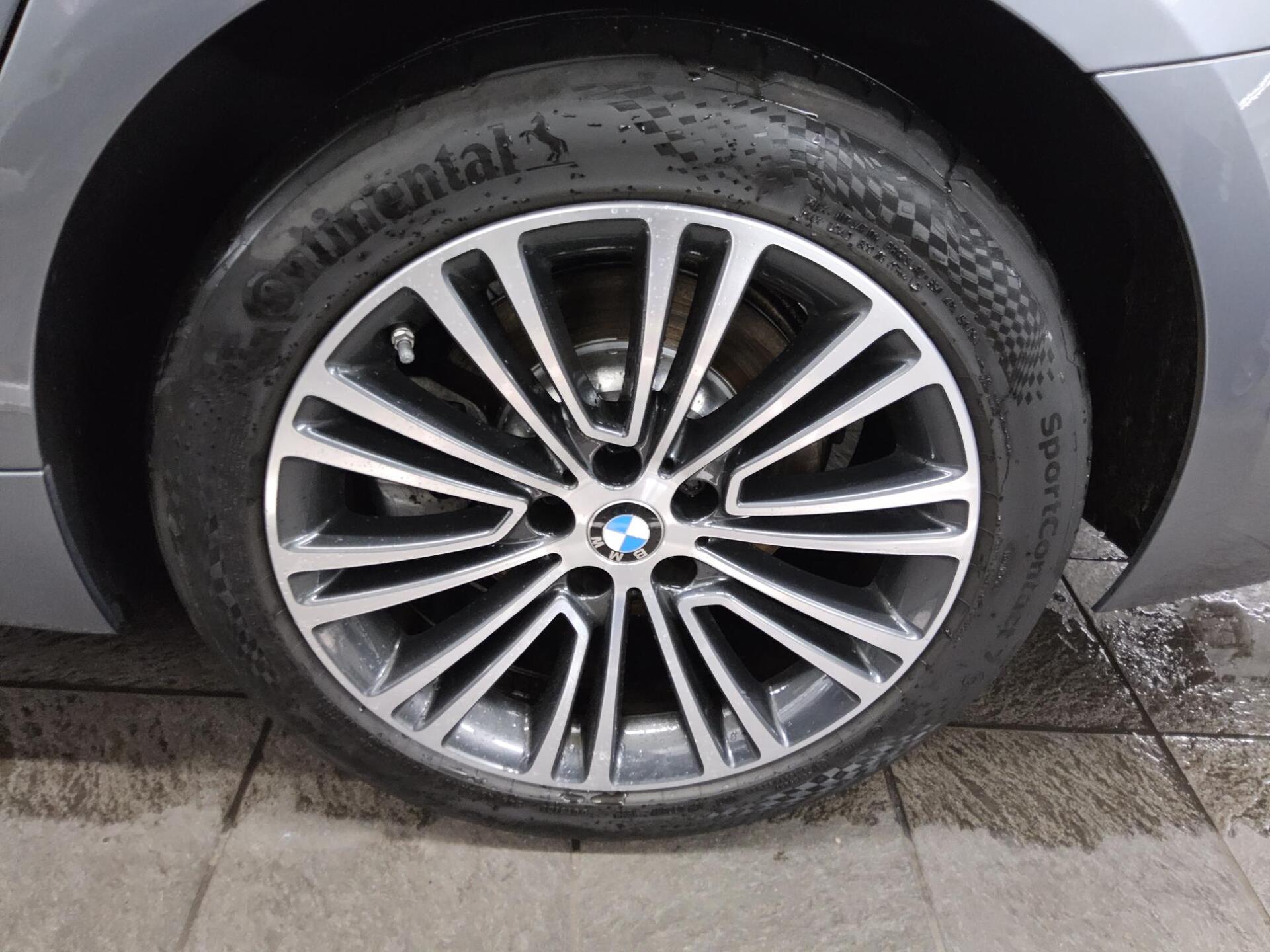 BMW 520dA Touring Sport-Line Navi LED HiFi Pano DA+ 11