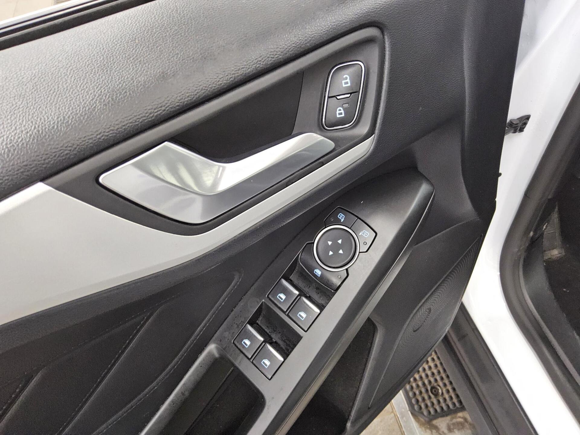 Ford Focus Turnier 1.5 EB Cool&Connect Navi RFK LED 9