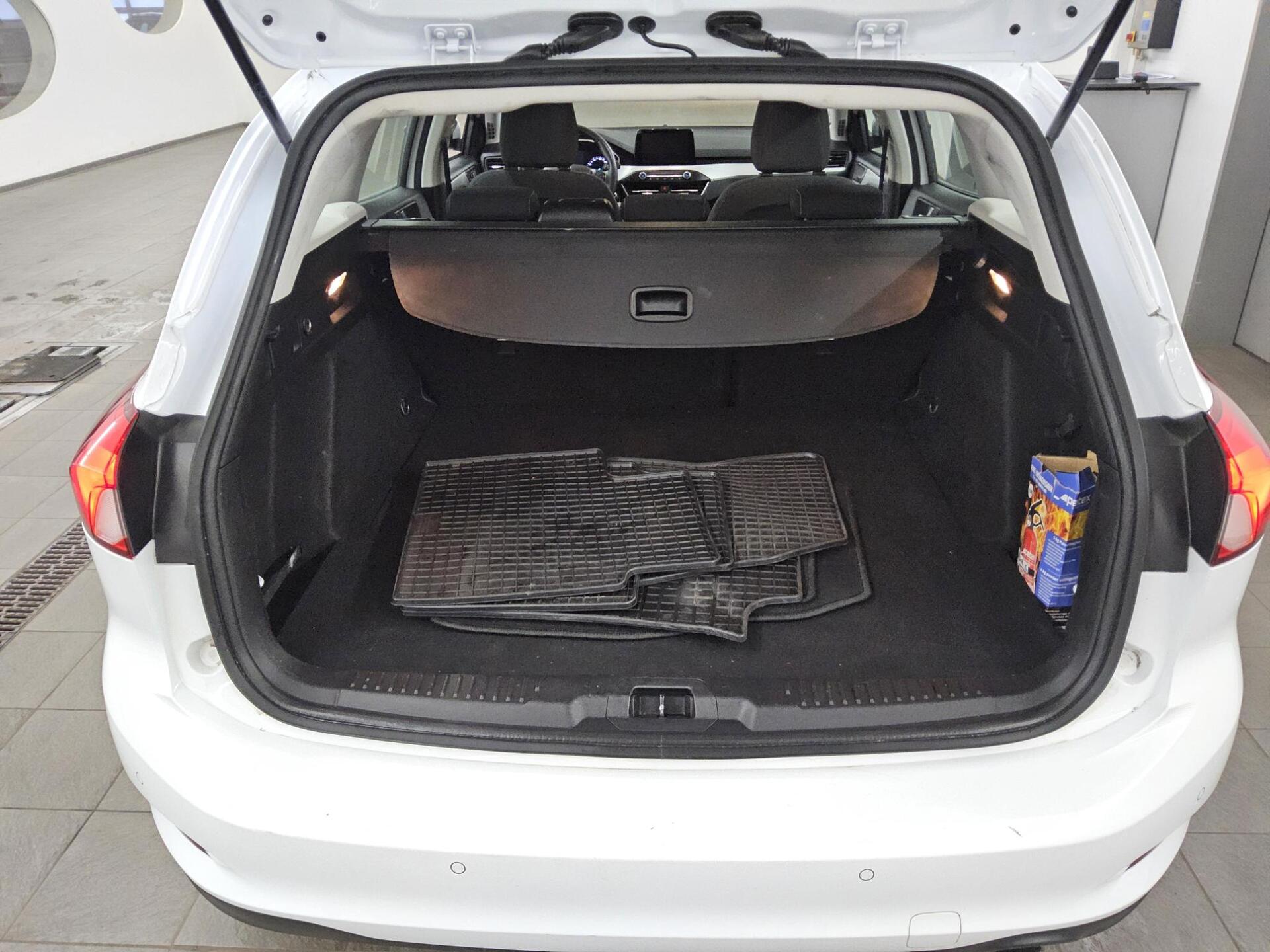 Ford Focus Turnier 1.5 EB Cool&Connect Navi RFK LED 11