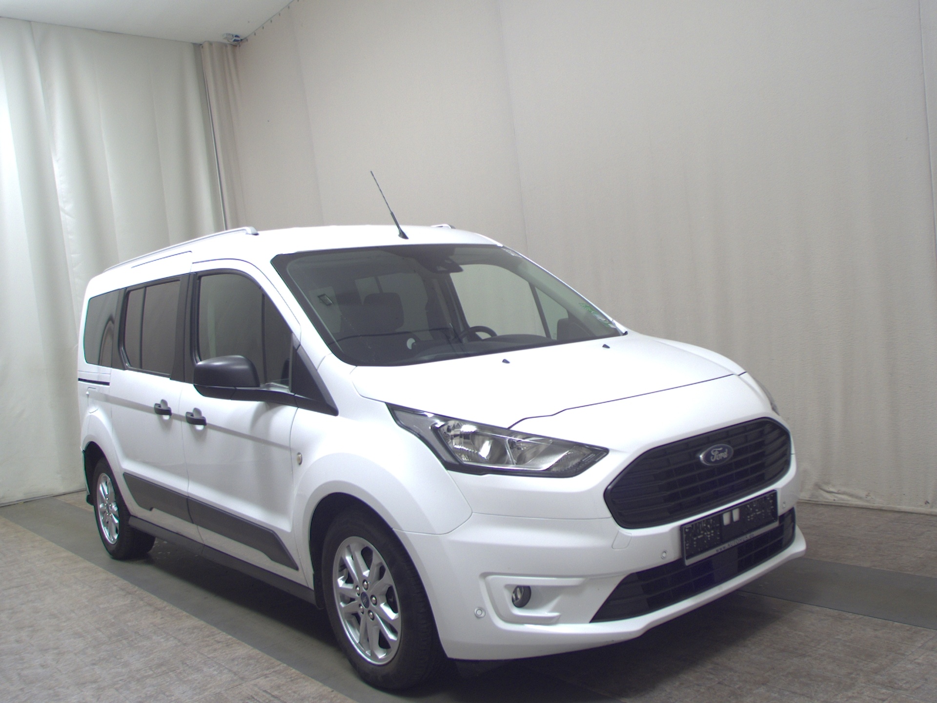 Ford Grand Tourneo Connect 1.5 EB Trend Navi RfK AHK 3