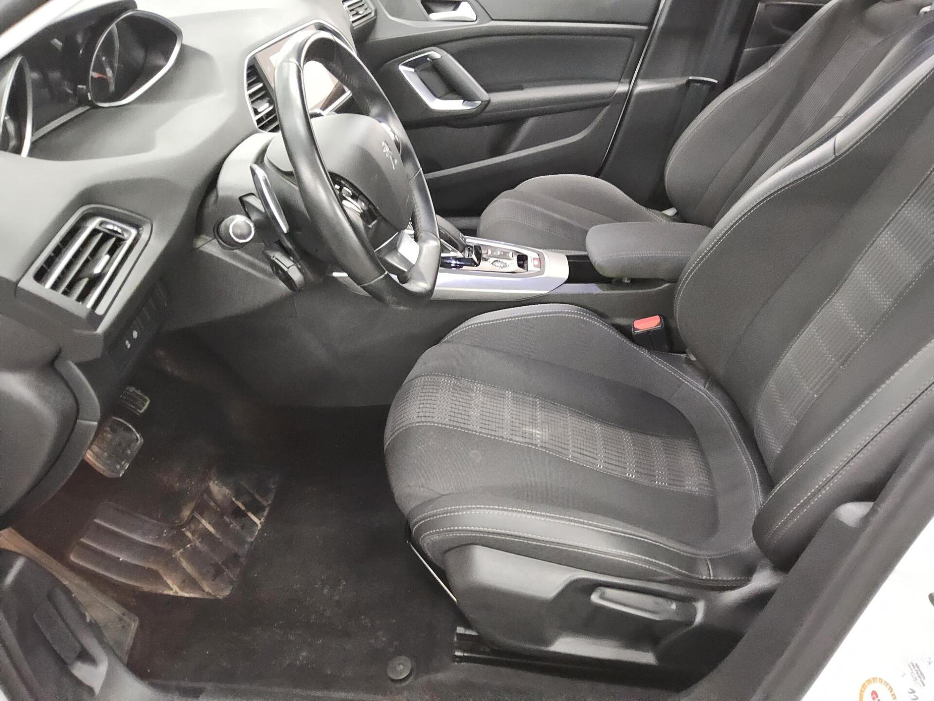 Peugeot 308 1.5 BlueHDI Allure T-Leder Navi LED RFK Shz 8