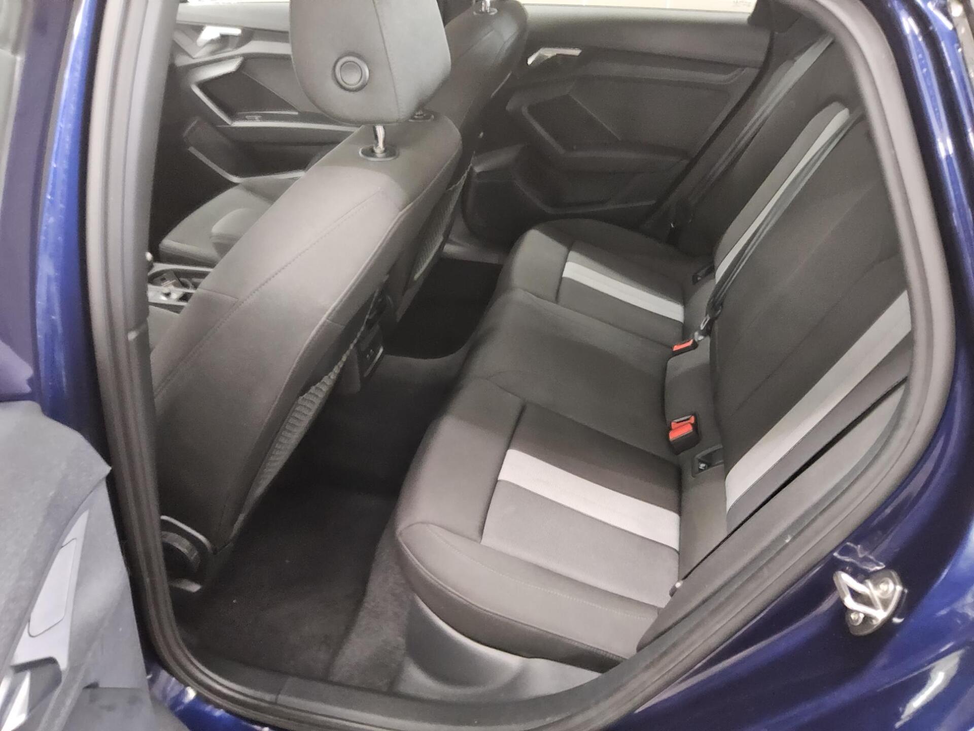 Audi A3 Lim. 35 TDI advanced Navi LED vc AHK ACC SHZ 13