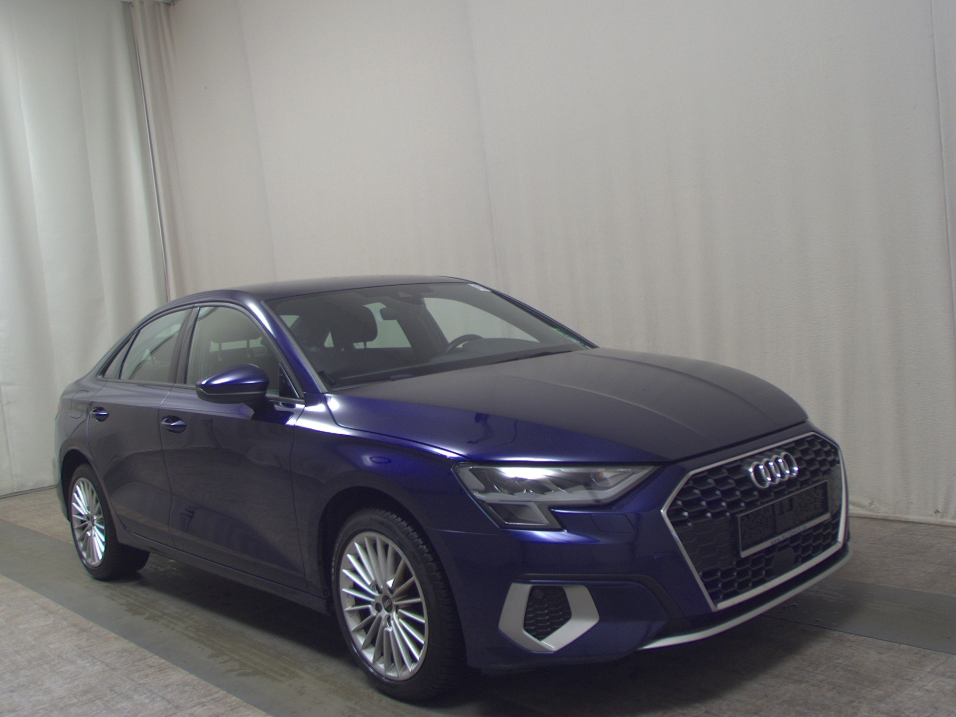 Audi A3 Lim. 35 TDI advanced Navi LED vc AHK ACC SHZ 3