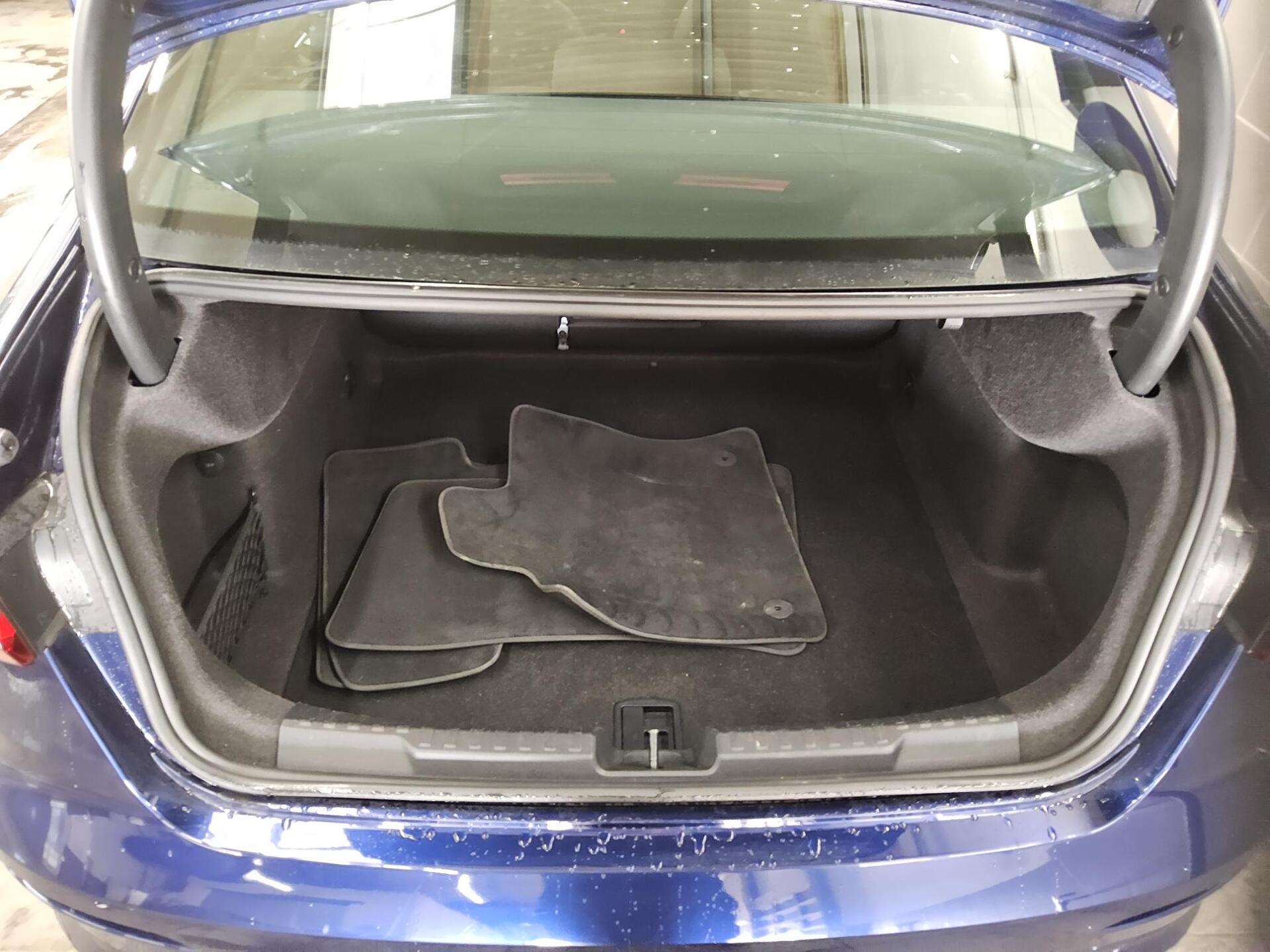 Audi A3 Lim. 35 TDI advanced Navi LED vc AHK ACC SHZ 12