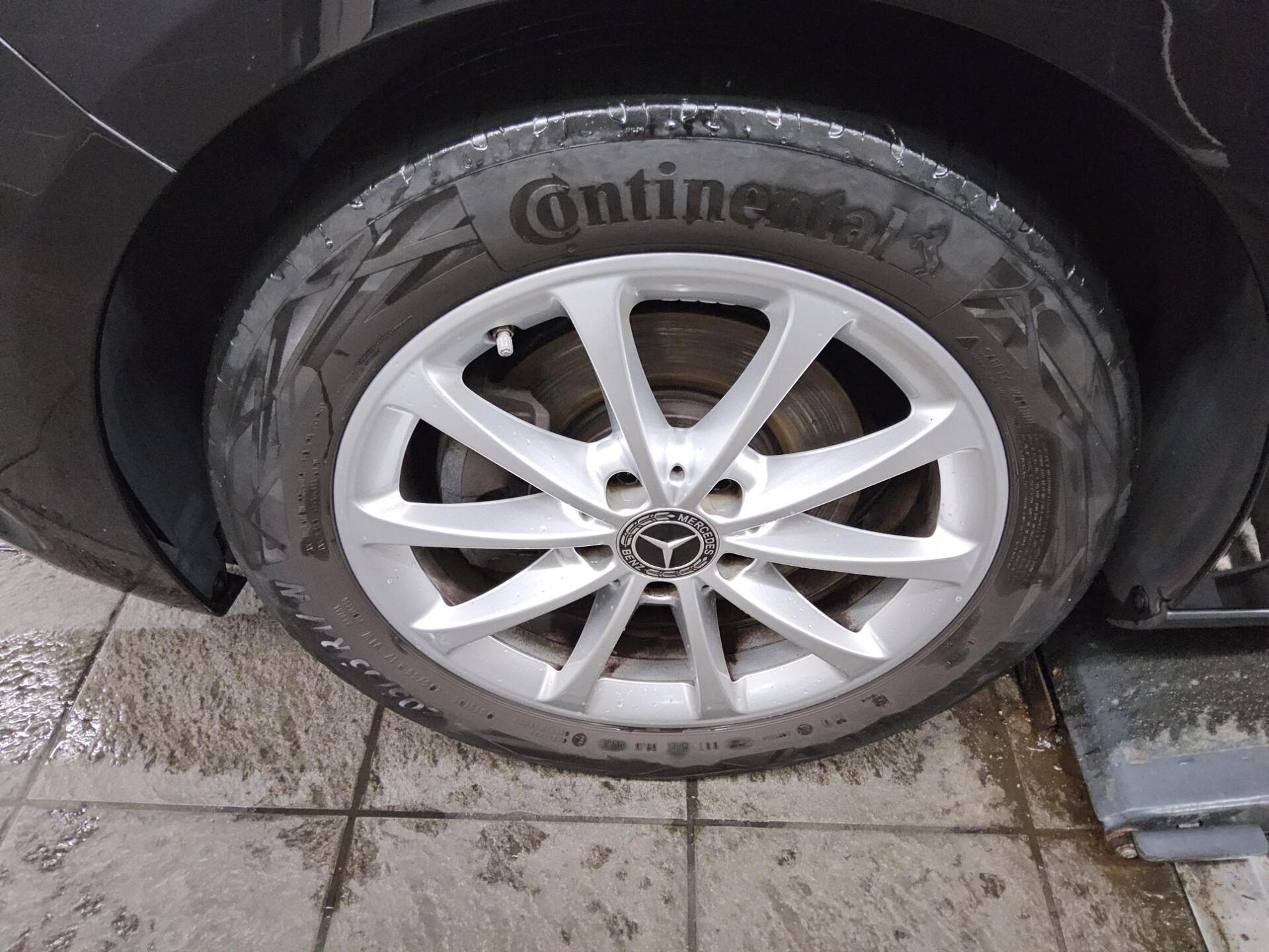 Mercedes-Benz B 200 d Progressive Navi LED RfK AHK MBUX PDC 10