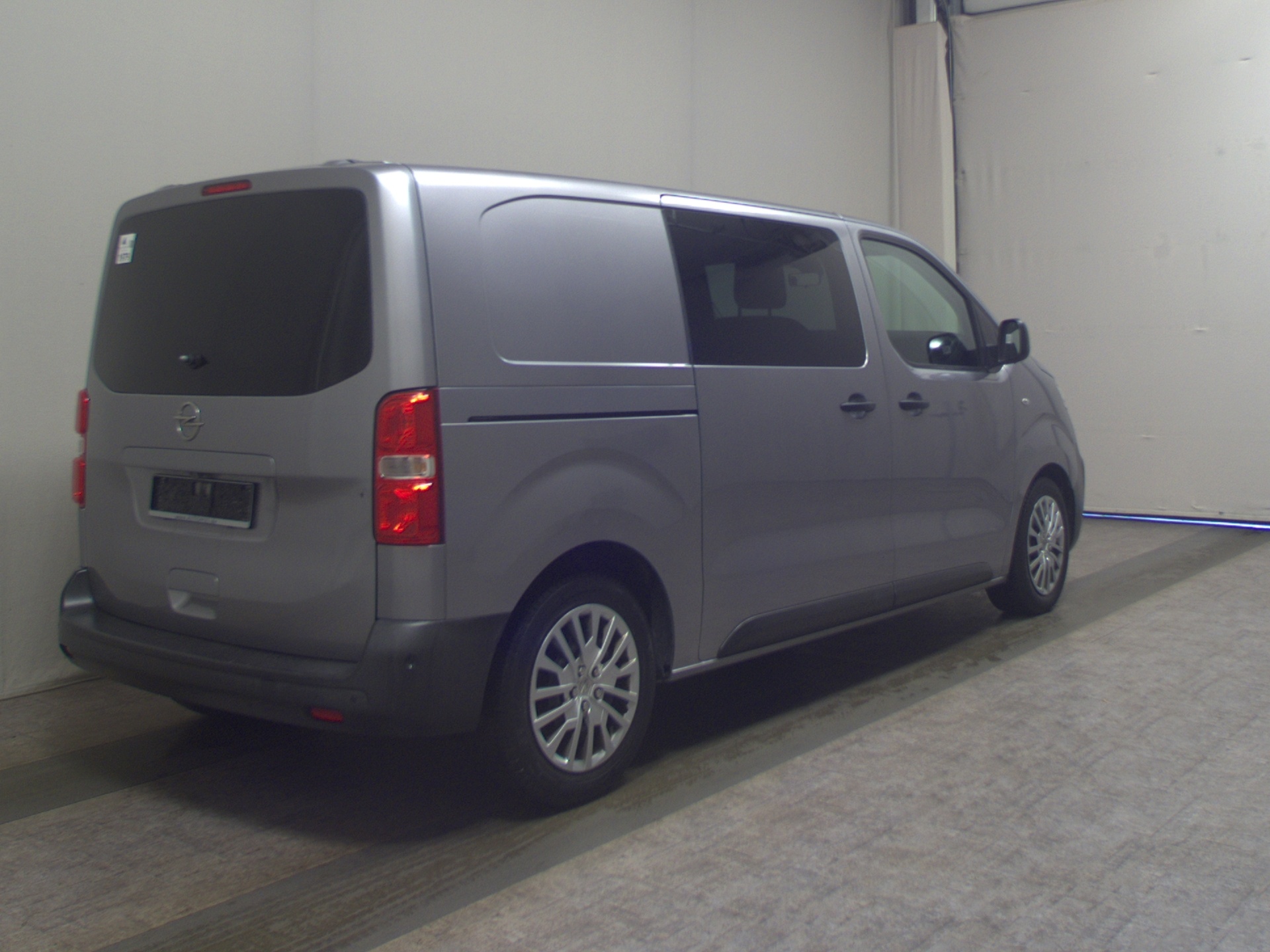 Opel Vivaro 2.0 CDTI L2 5-Sitze Navi RFK StHzg PDC 4