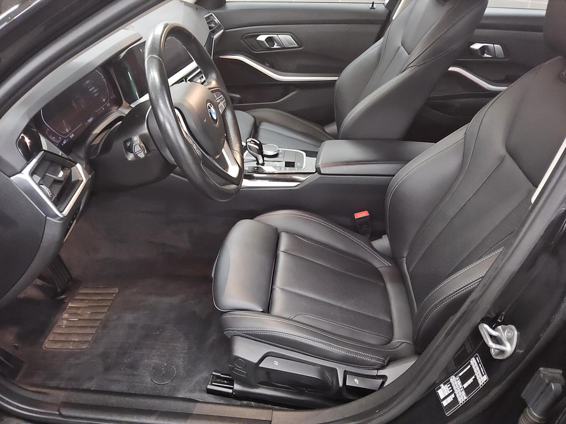 BMW 318dA Touring Advantage Leder Navi Laser LC Pro 9