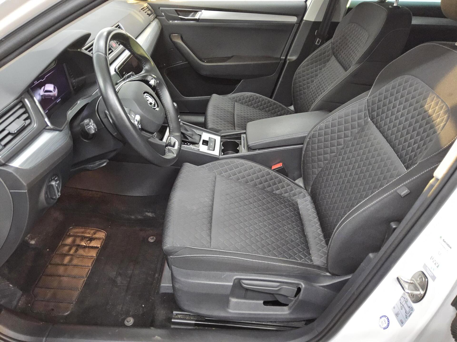 Skoda Superb Kombi 2.0 TDI Ambition Navi LED vc Sound 9