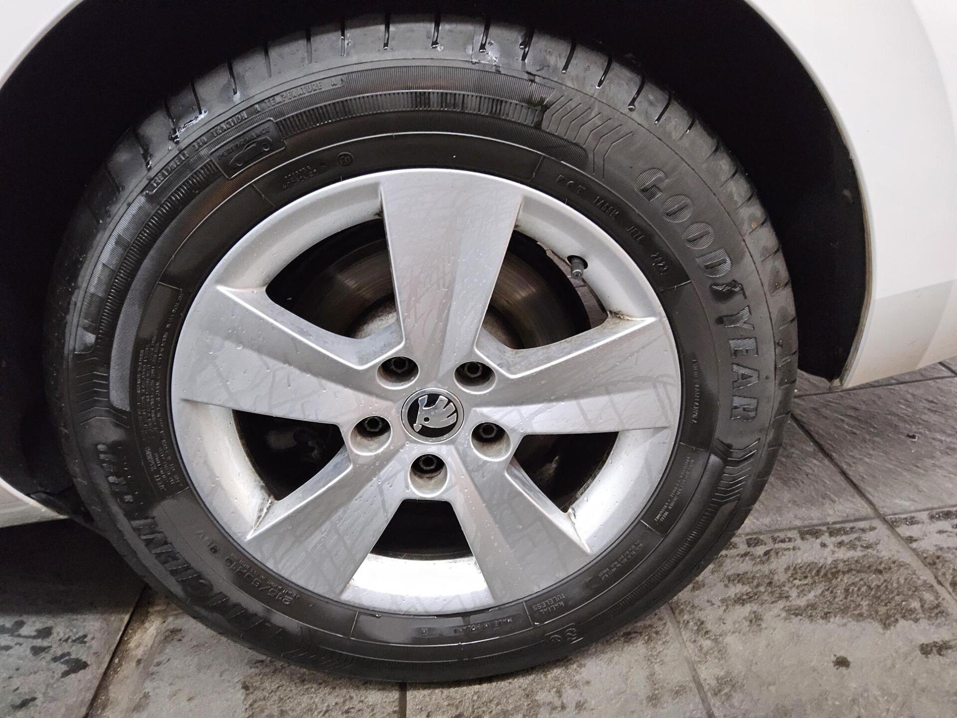 Skoda Superb Kombi 2.0 TDI Ambition Navi LED vc Sound 11