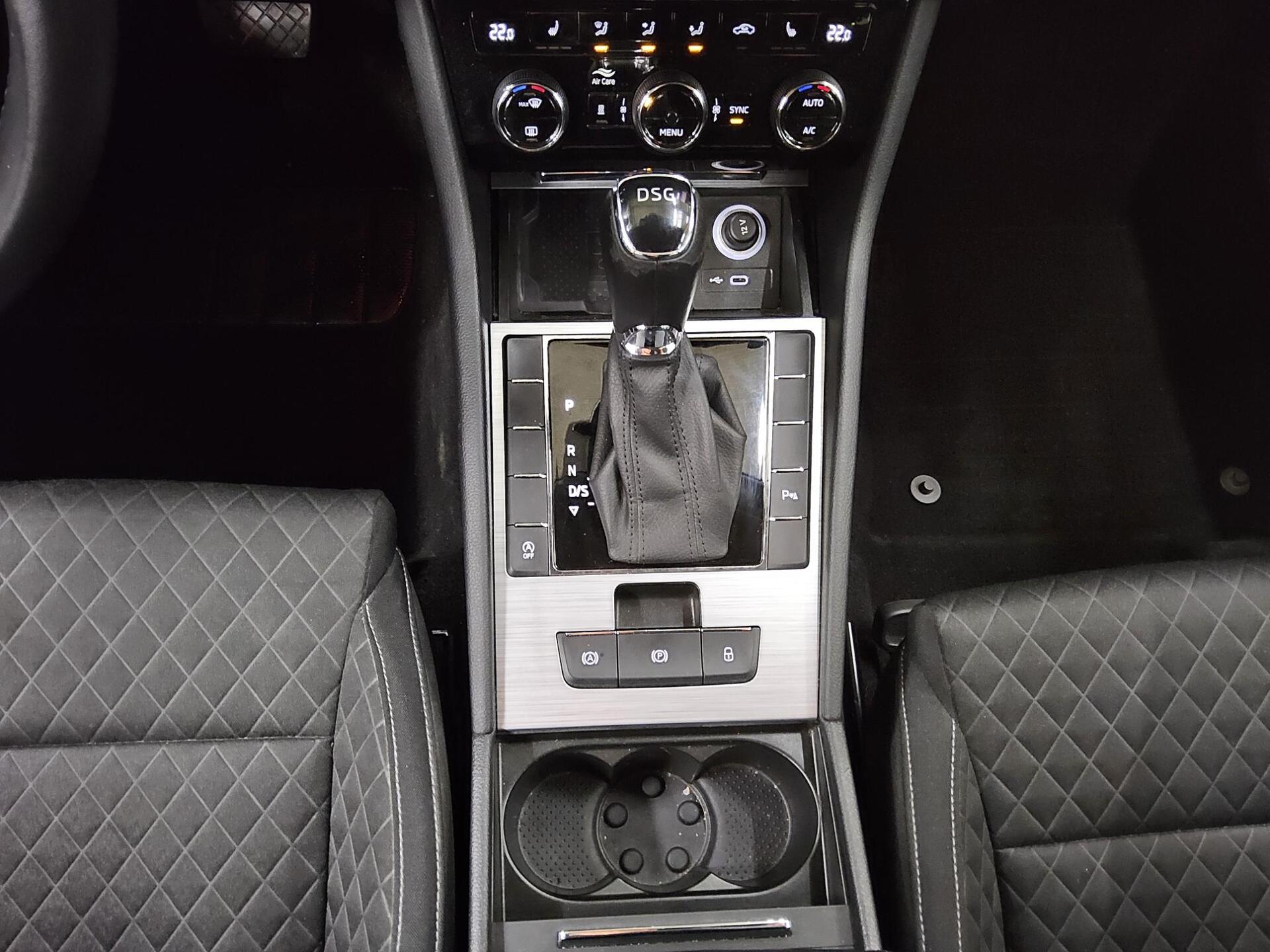 Skoda Superb Kombi 2.0 TDI Ambition Navi LED vc Sound 6