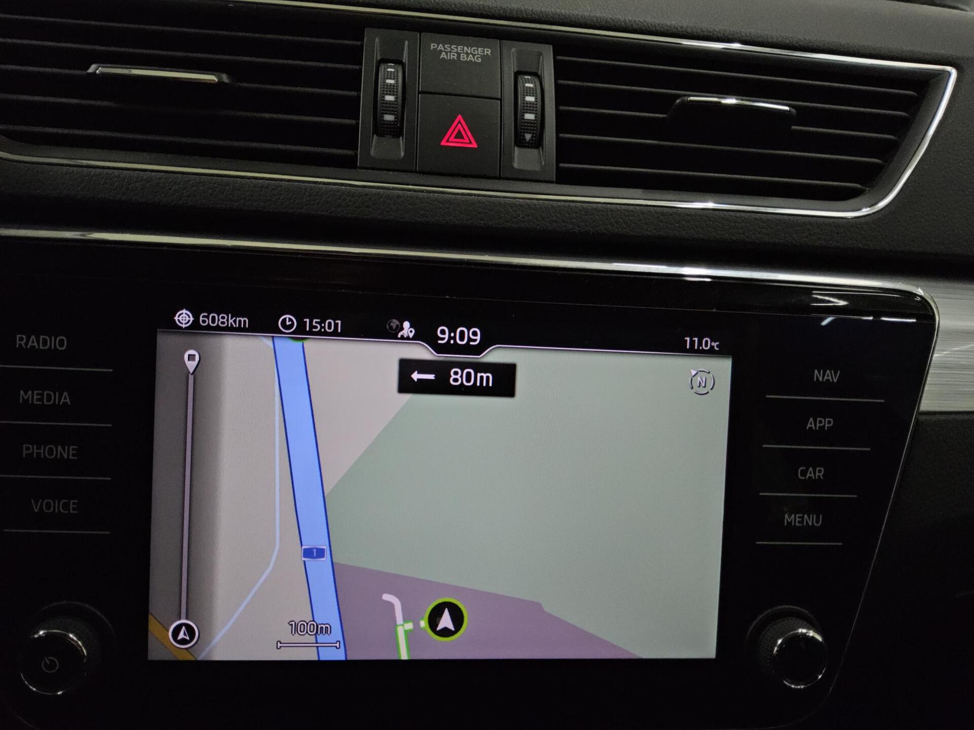 Skoda Superb Kombi 2.0 TDI Ambition Navi LED vc Sound 7