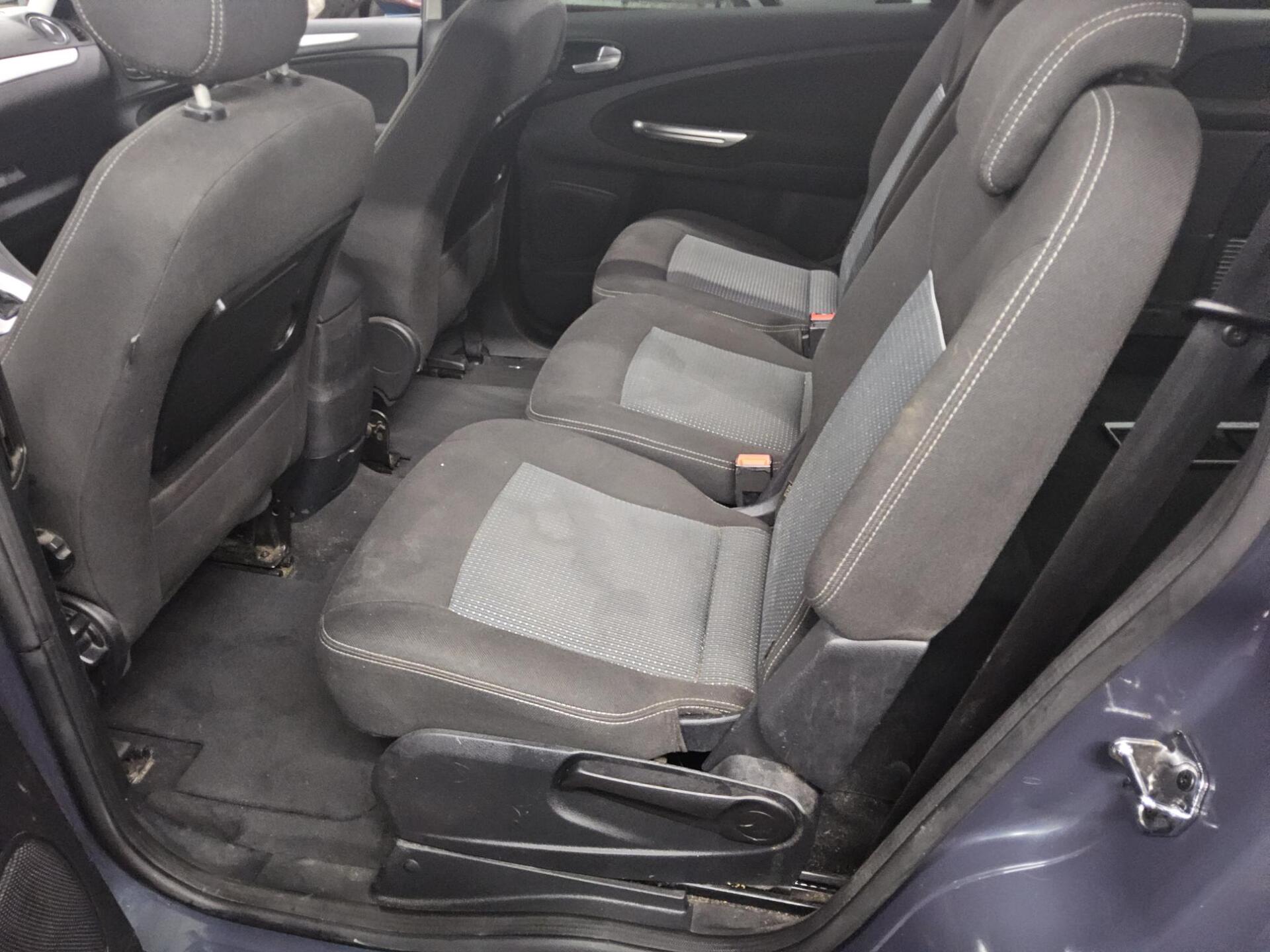 Ford Galaxy 2.0 TDCi Trend 5-Sitzer Navi AHK Shz PDC 12