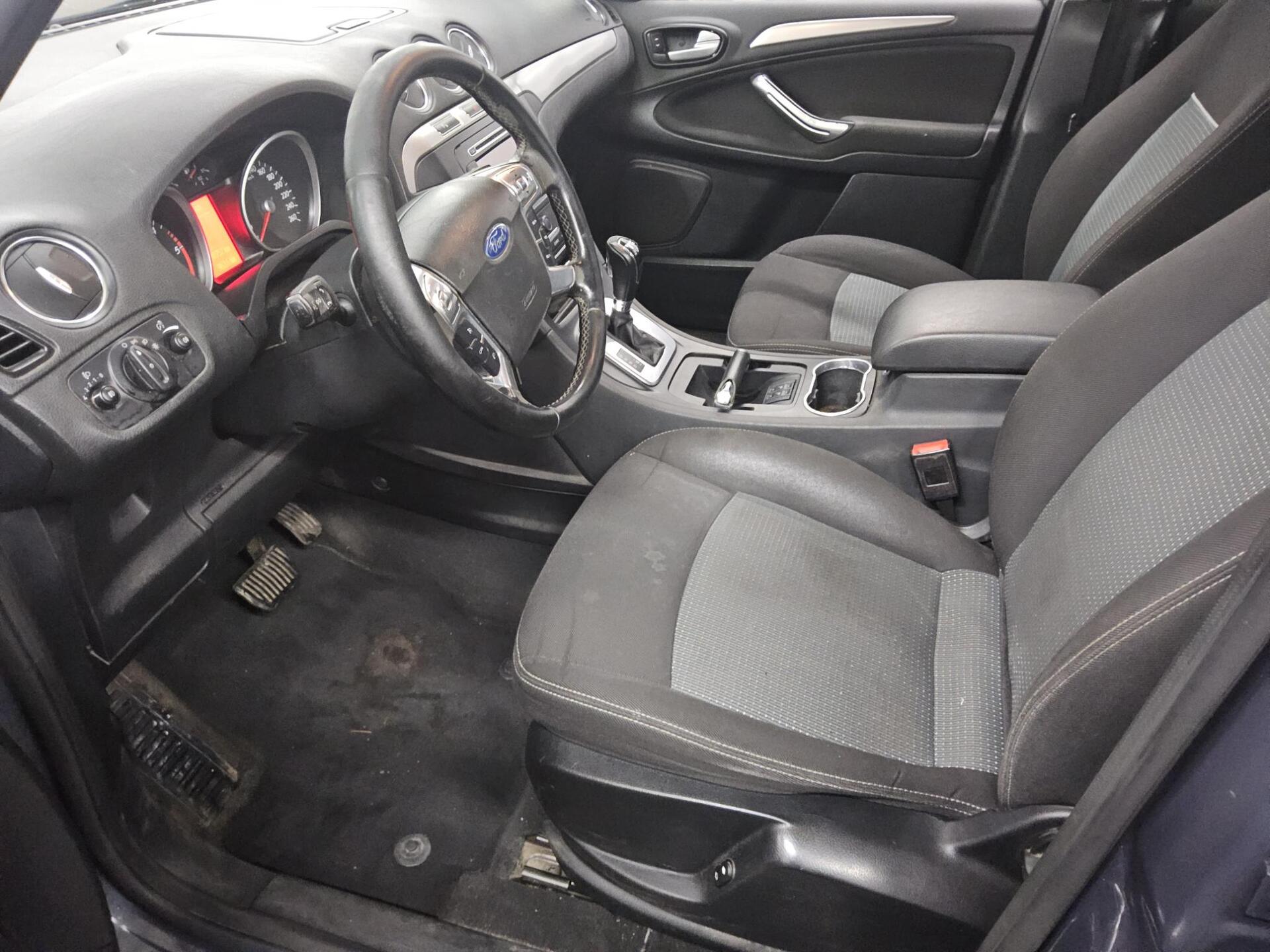 Ford Galaxy 2.0 TDCi Trend 5-Sitzer Navi AHK Shz PDC 8