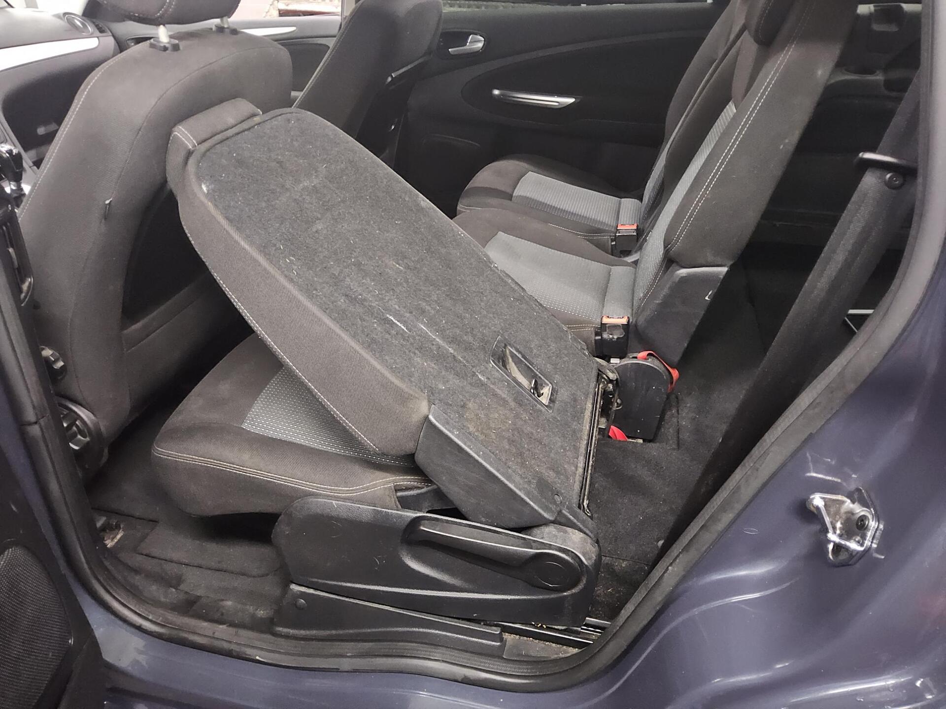 Ford Galaxy 2.0 TDCi Trend 5-Sitzer Navi AHK Shz PDC 13