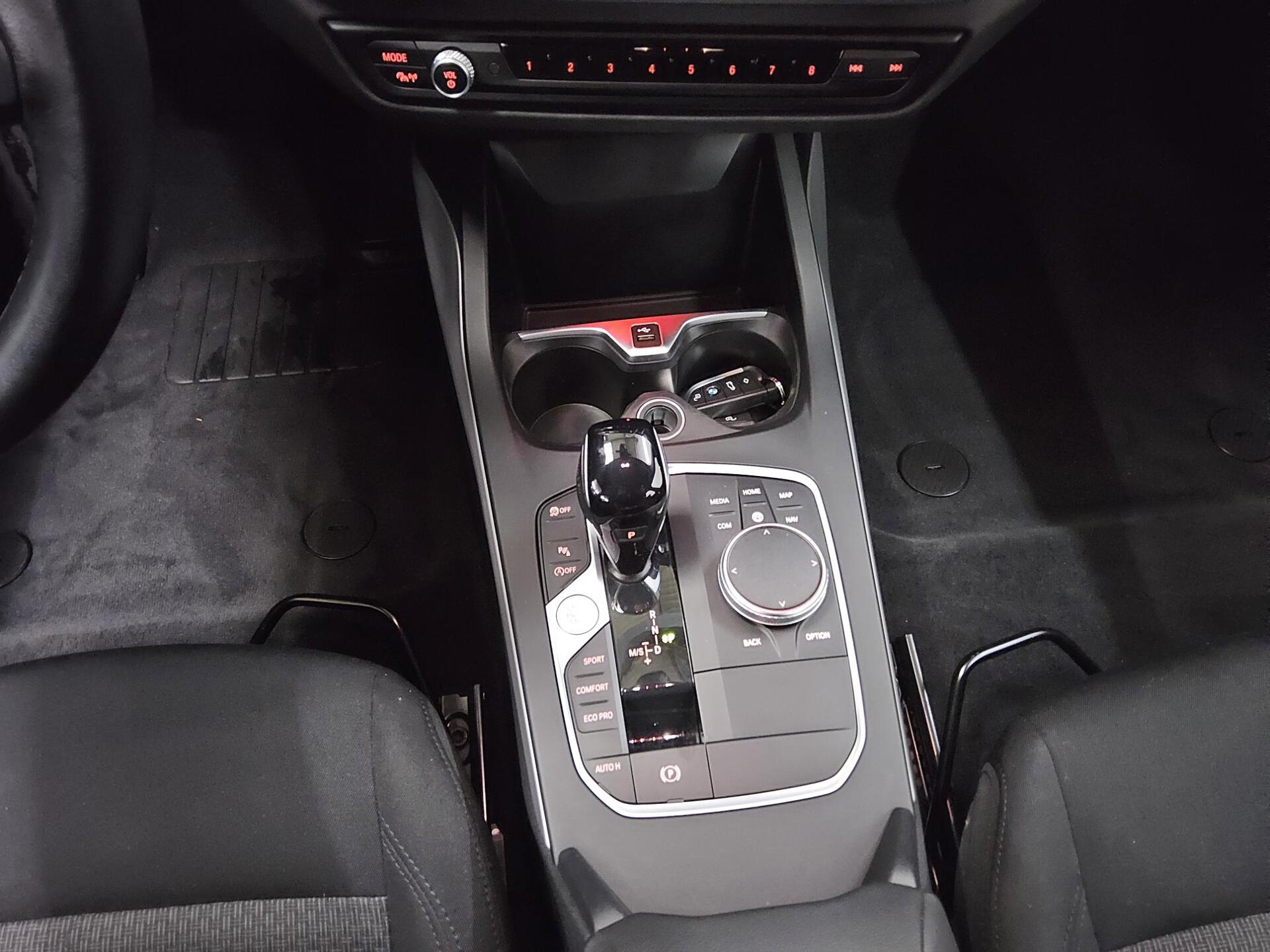 BMW 118d Navi LED LC-Pro PDC Shz 6