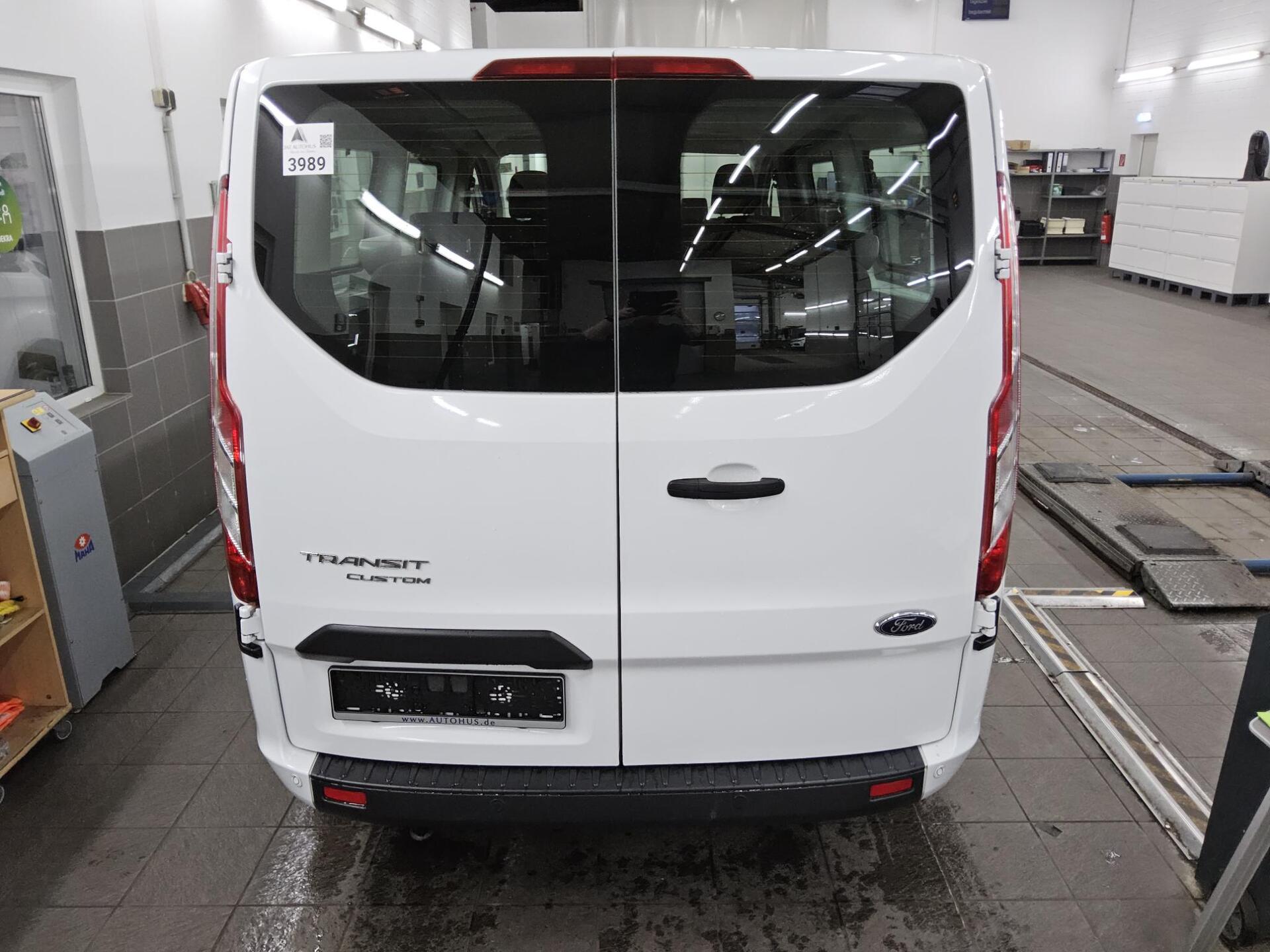 Ford Tourneo Custom 2.0 TDCi Trend L2H1 9-Sitze 10