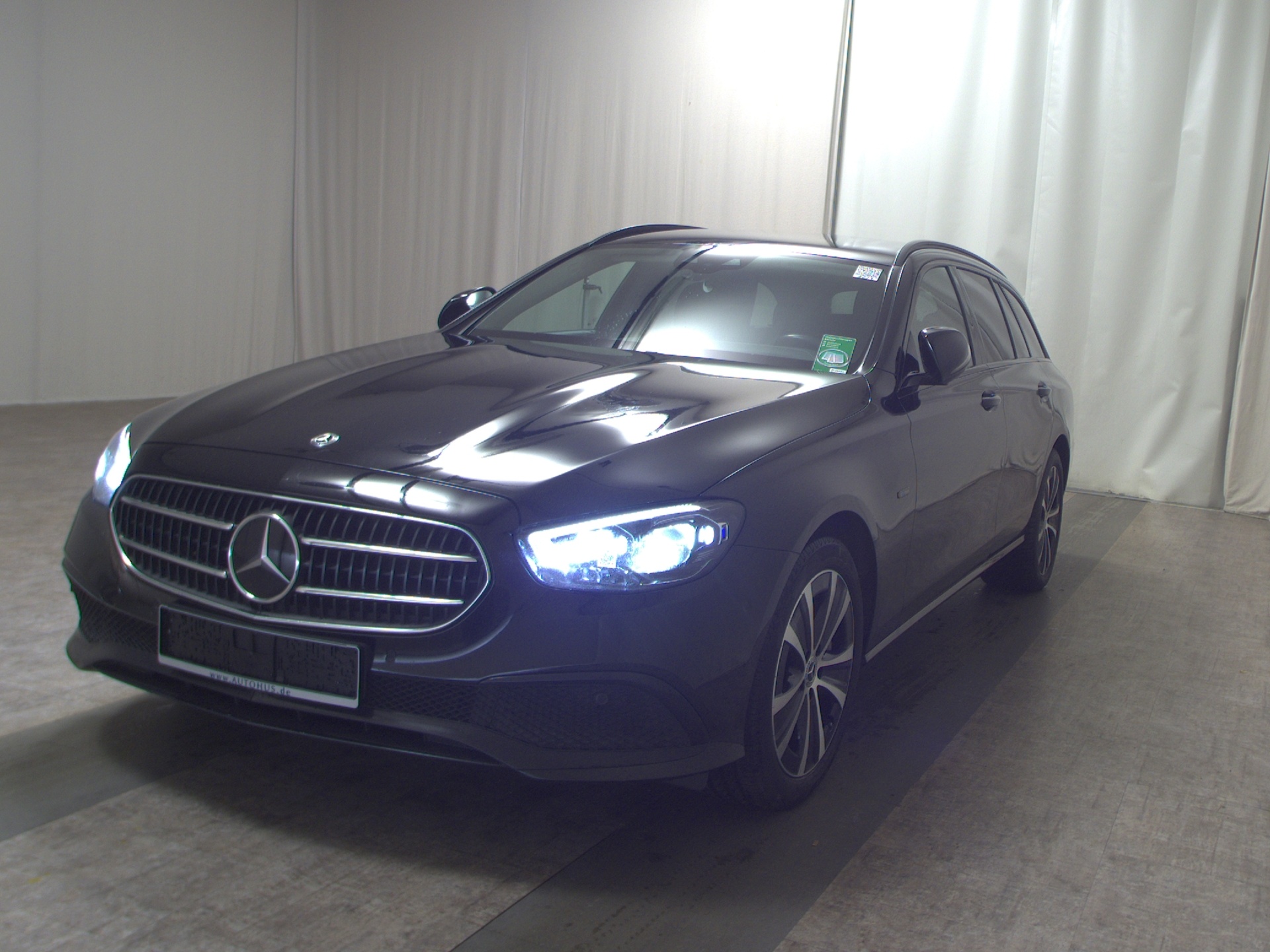 Mercedes-Benz E 300 T de Avantgarde Navi MB-LED Wide Burm. HuD 2