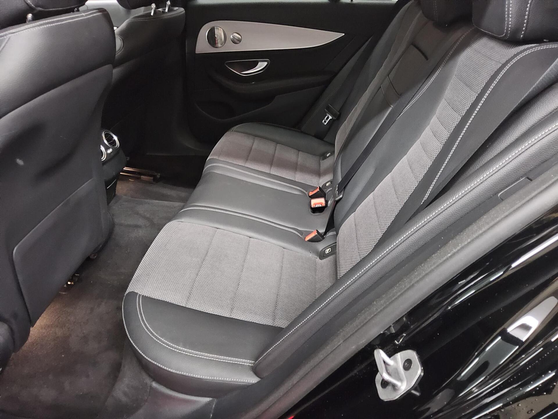 Mercedes-Benz E 300 T de Avantgarde Navi MB-LED Wide Burm. HuD 13