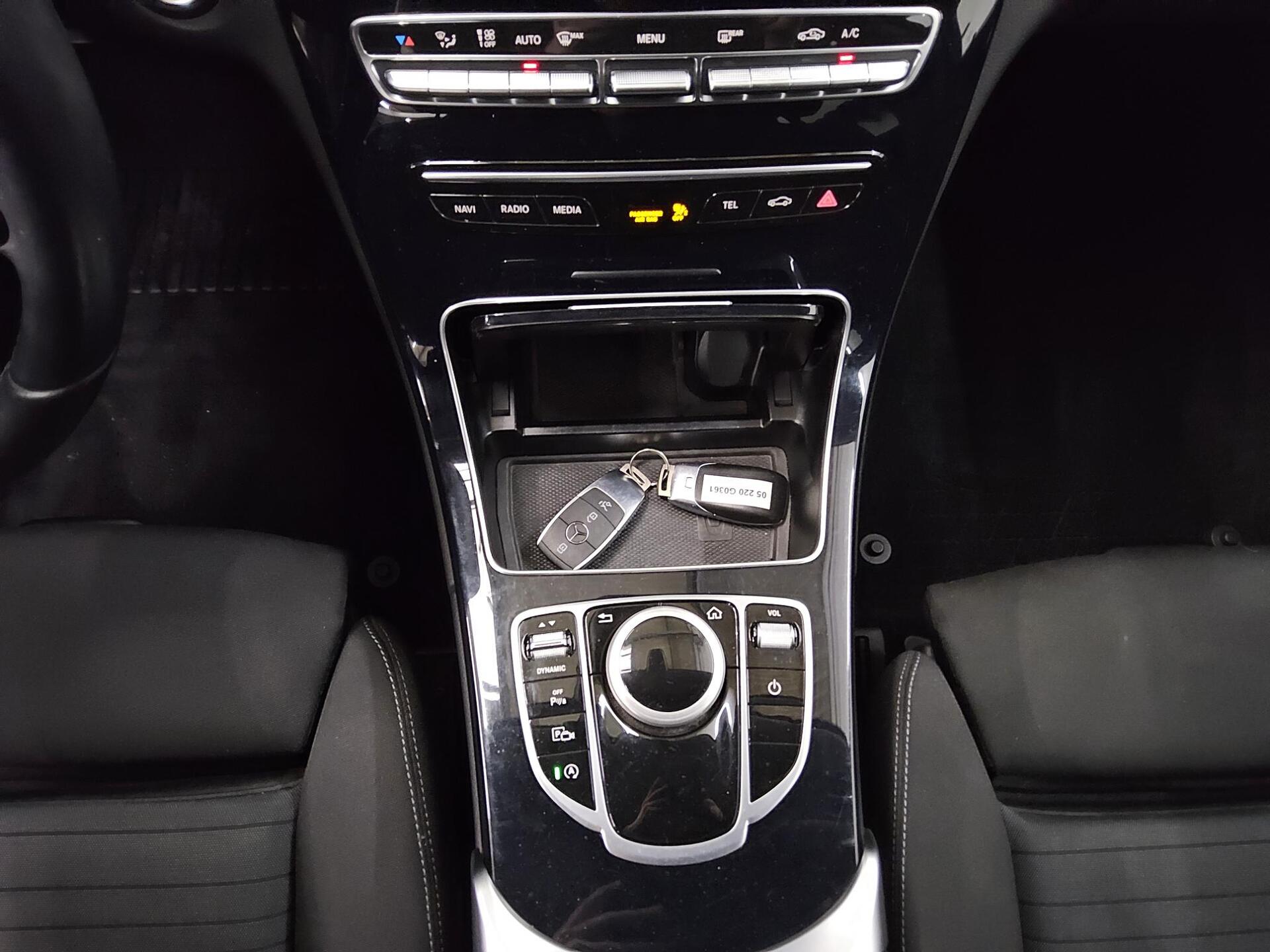 Mercedes-Benz C 180 T d Navi LED RFK AHK Shz 6