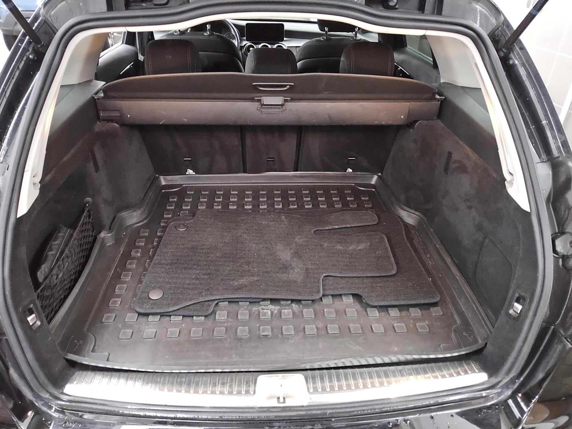 Mercedes-Benz C 180 T d Navi LED RFK AHK Shz 11