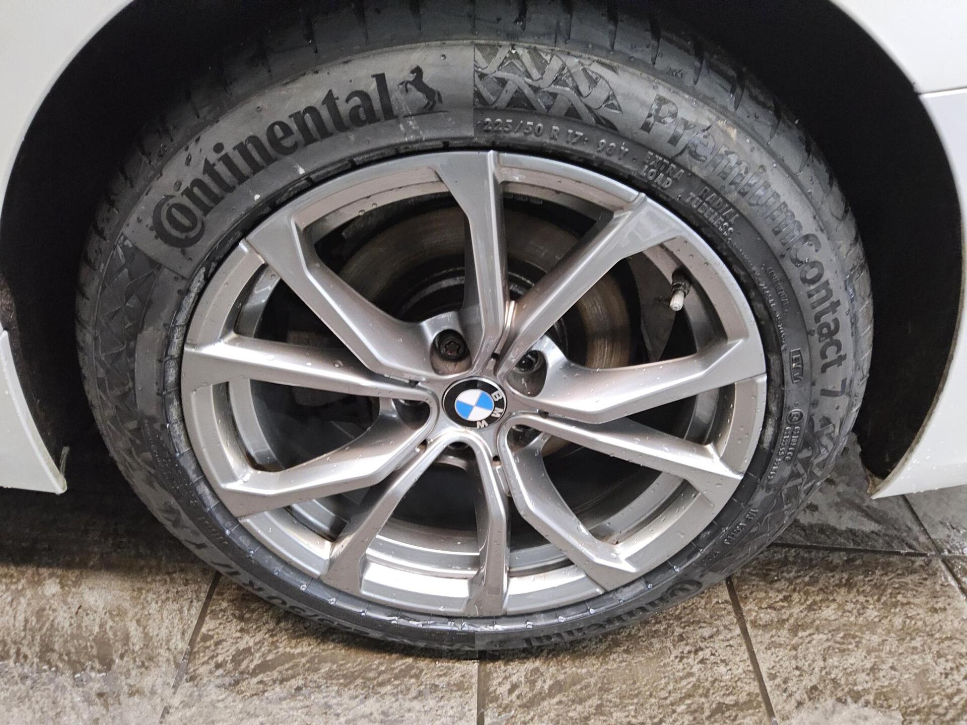 BMW 320dA Touring Sport-Line T-Leder Navi LED LC Pro 11