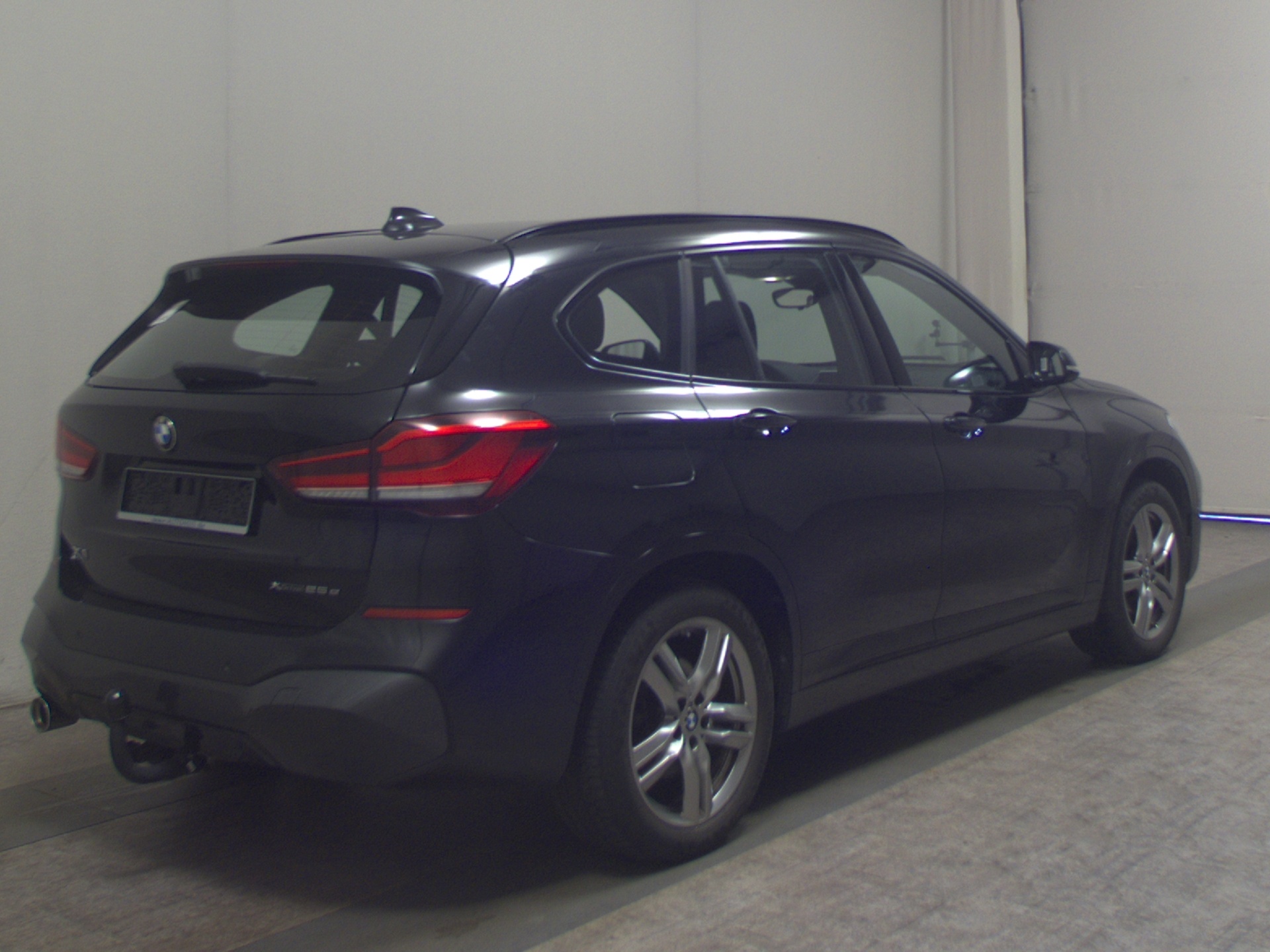BMW X1 xDrive25e M-Sport T-Leder Navi LED AHK 4