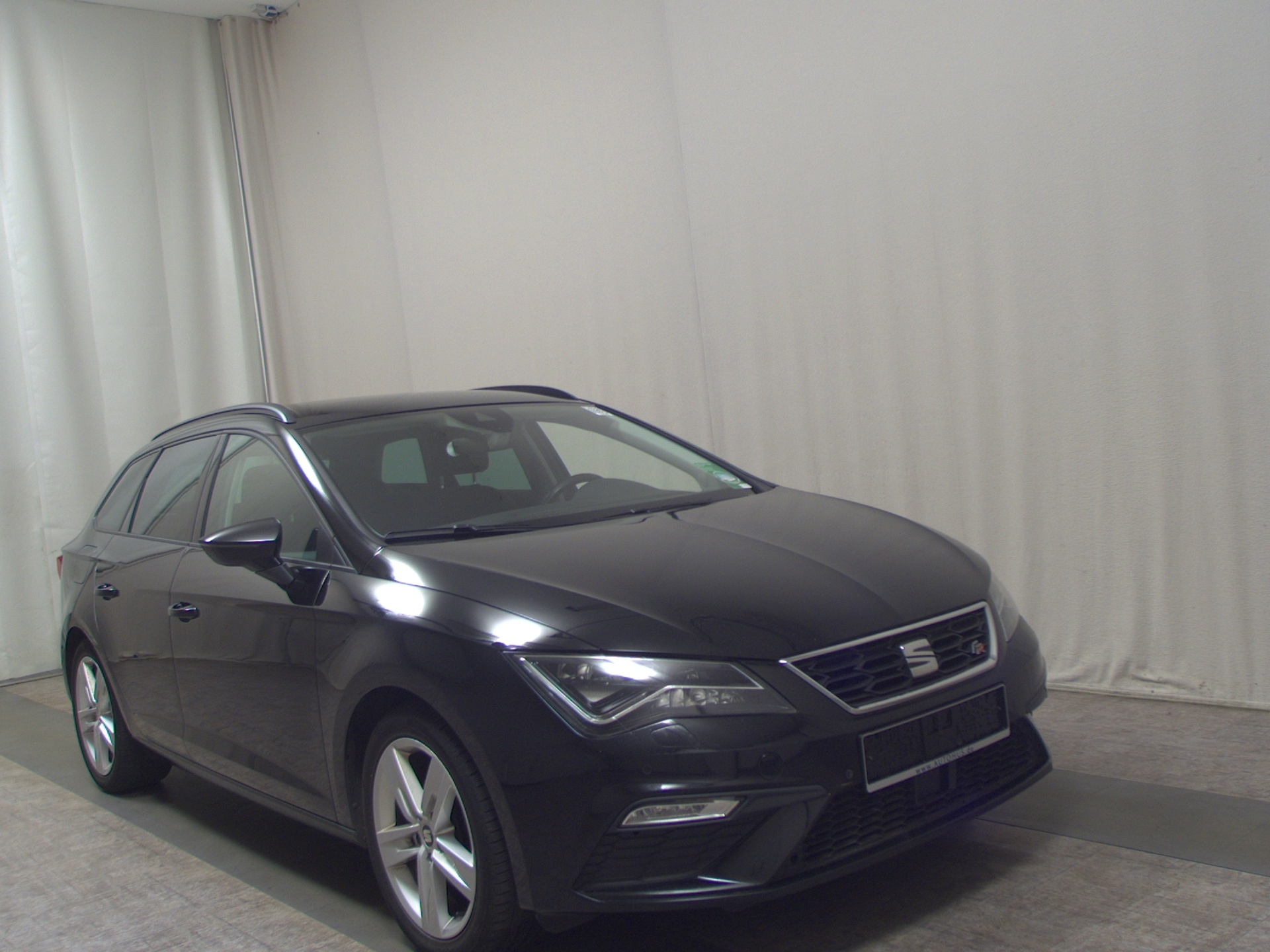 Seat Leon Sportstourer 2.0 TDI FR-Line Navi LED Shz 3