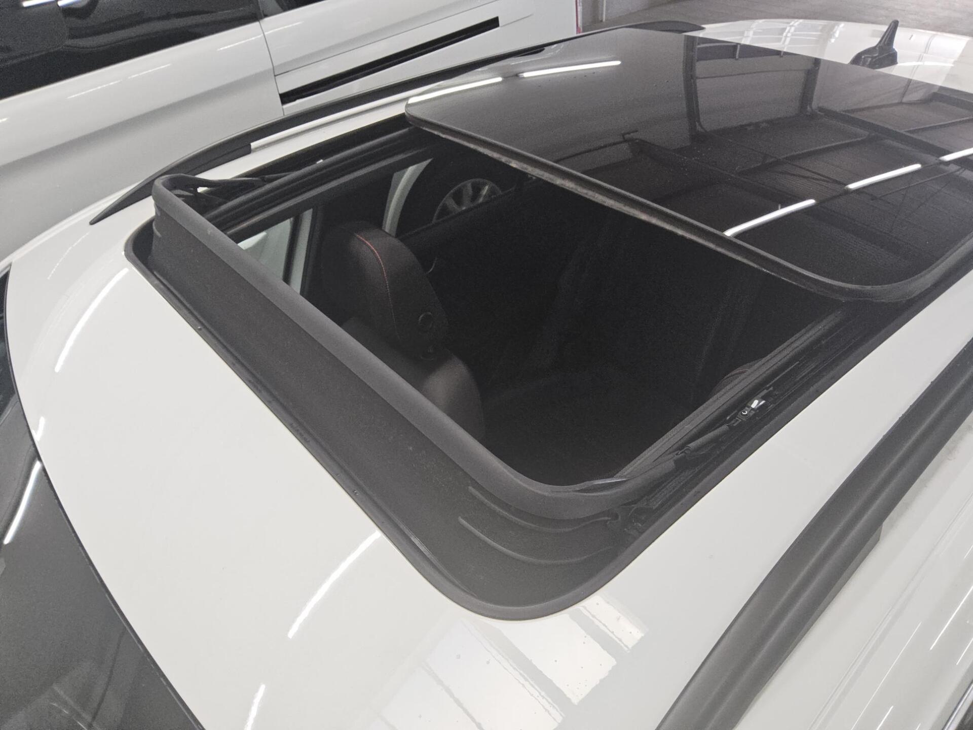 Volkswagen T-Roc 2.0 TDI Sport Navi LED Pano AHK Kamera SHZ 11