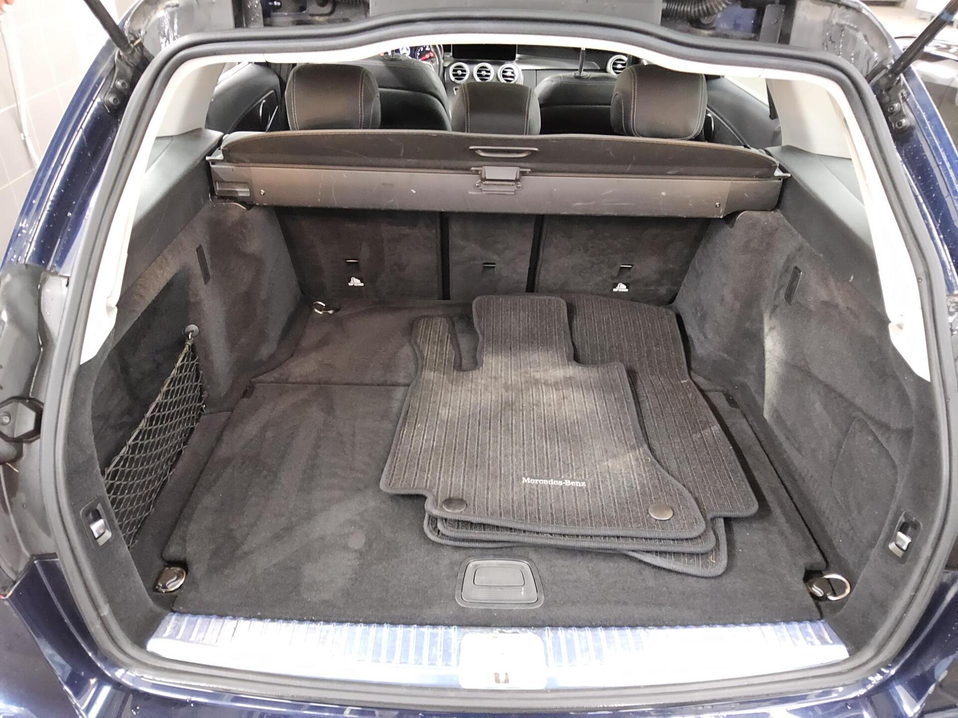 Mercedes-Benz C 300 T d Avantgarde Navi LED Panorama 11