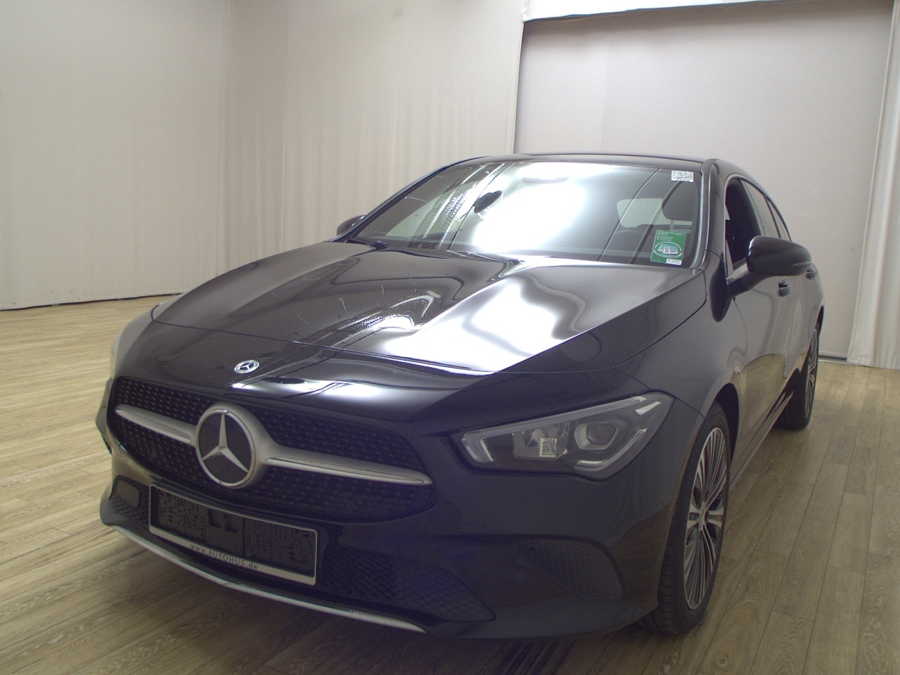 Mercedes-Benz CLA 220 SB d Progressive Navi LED AHK Kamera 2