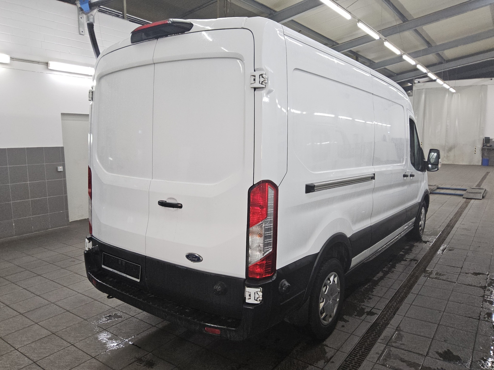 Ford Transit FT 350 2.0 TDCi L3 Navi Regale Klima 4