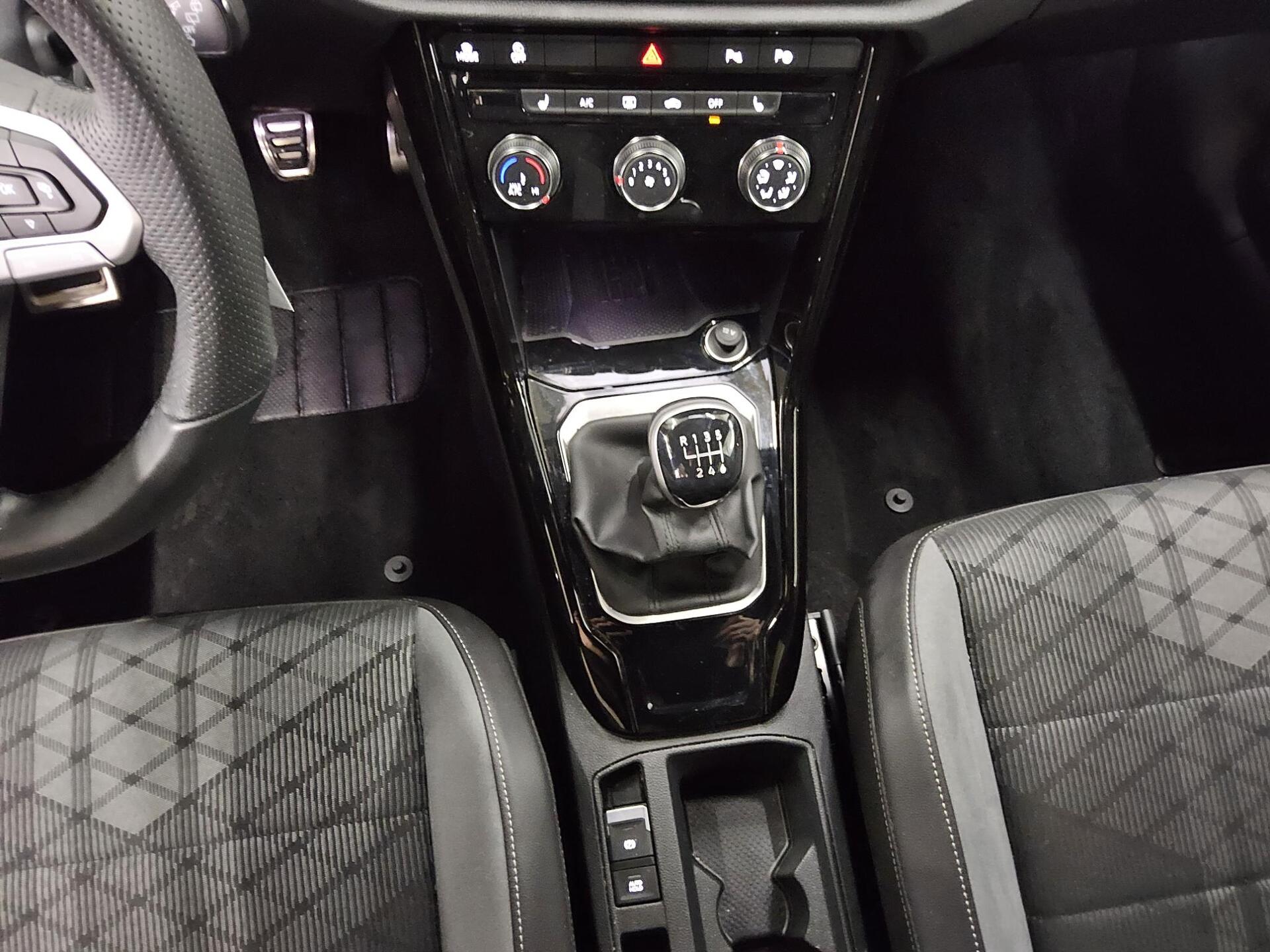 Volkswagen T-Roc 1.0 TSI R-Line Navi LED AID 6