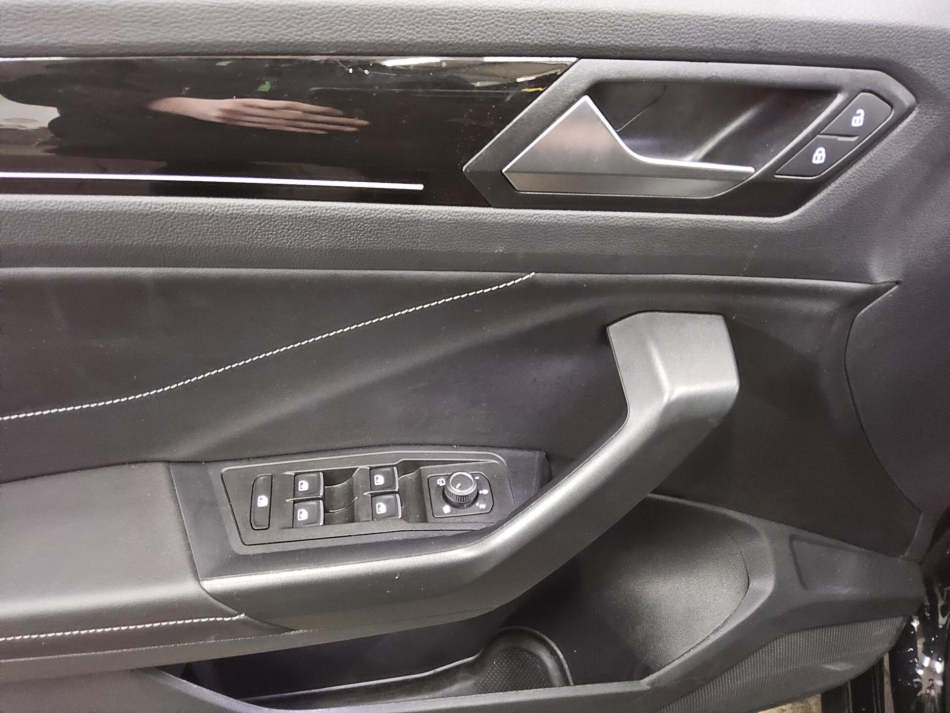 Volkswagen T-Roc 1.0 TSI R-Line Navi LED AID 10