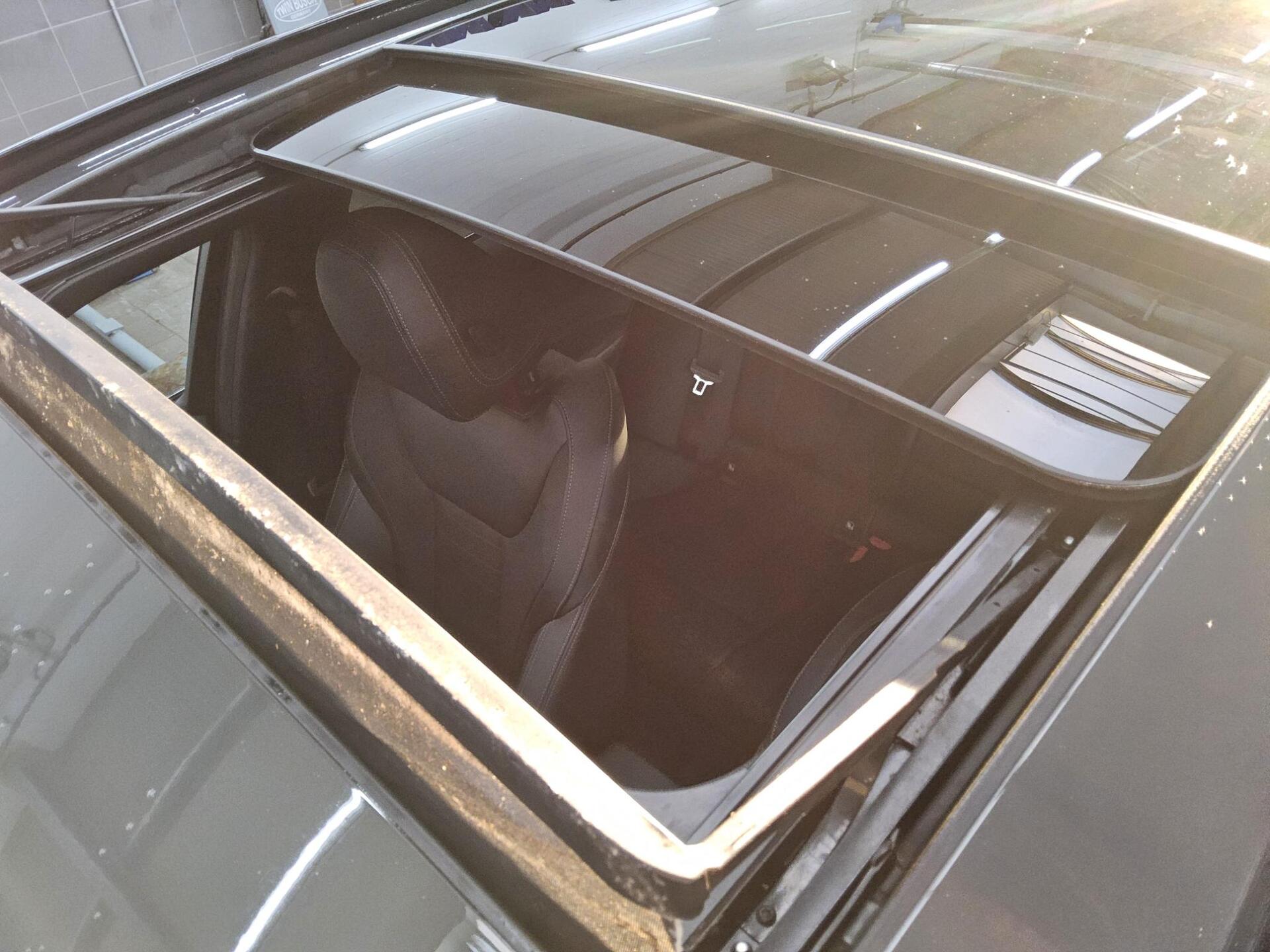 BMW 330e Touring Sport-Line Navi Laser LC-Pro Pano 12