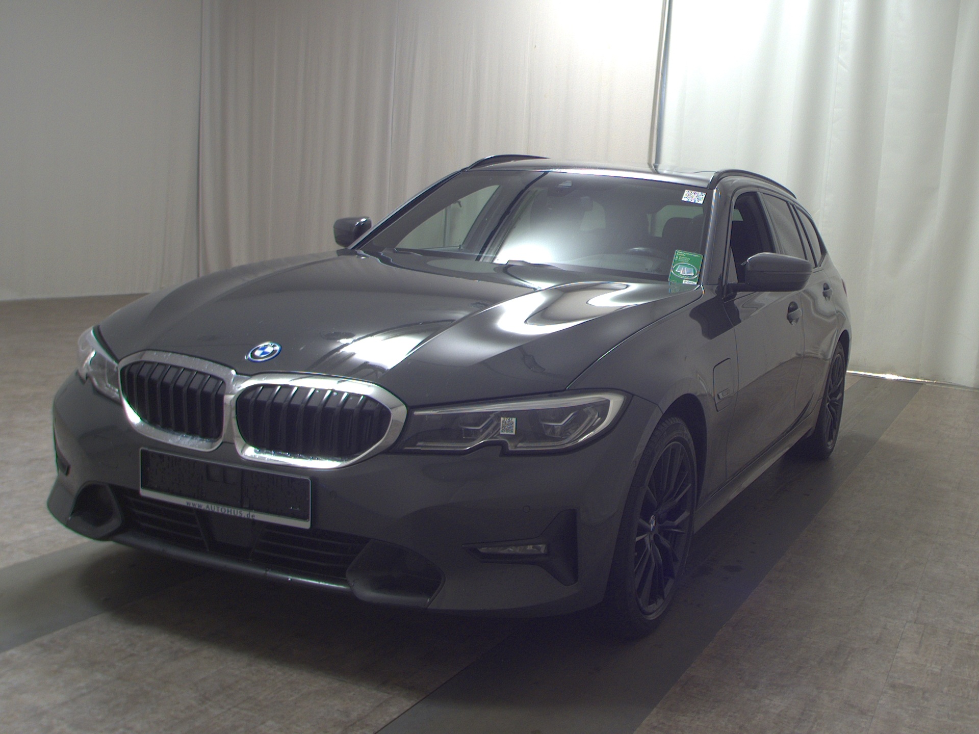 BMW 330e Touring Sport-Line Navi Laser LC-Pro Pano 2