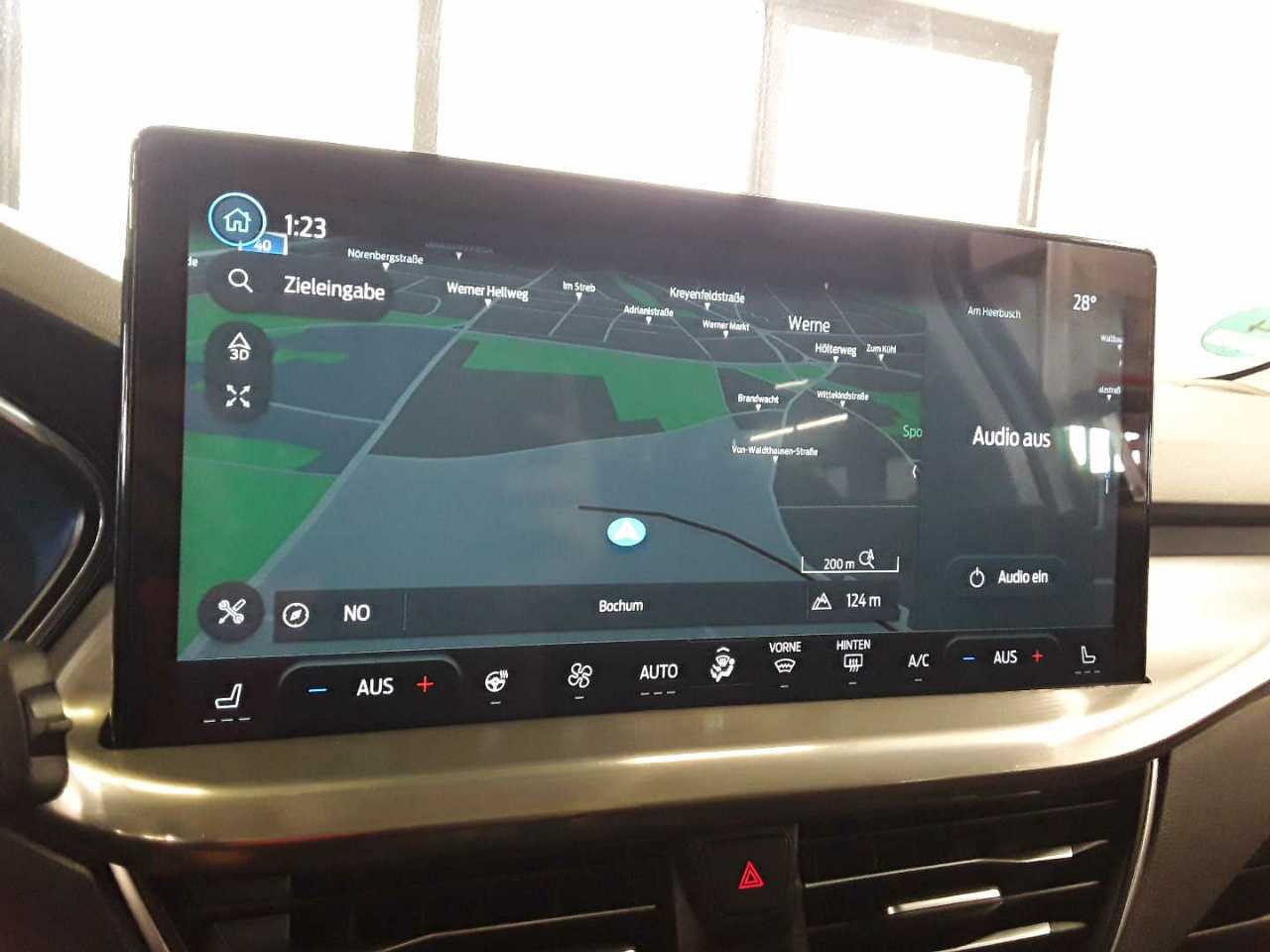 Ford Focus Turnier 1.5 EB Titanium X Navi LED Pano 9