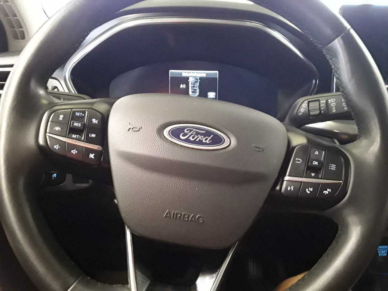 Ford Focus Turnier 1.5 EB Titanium X Navi LED Pano 11