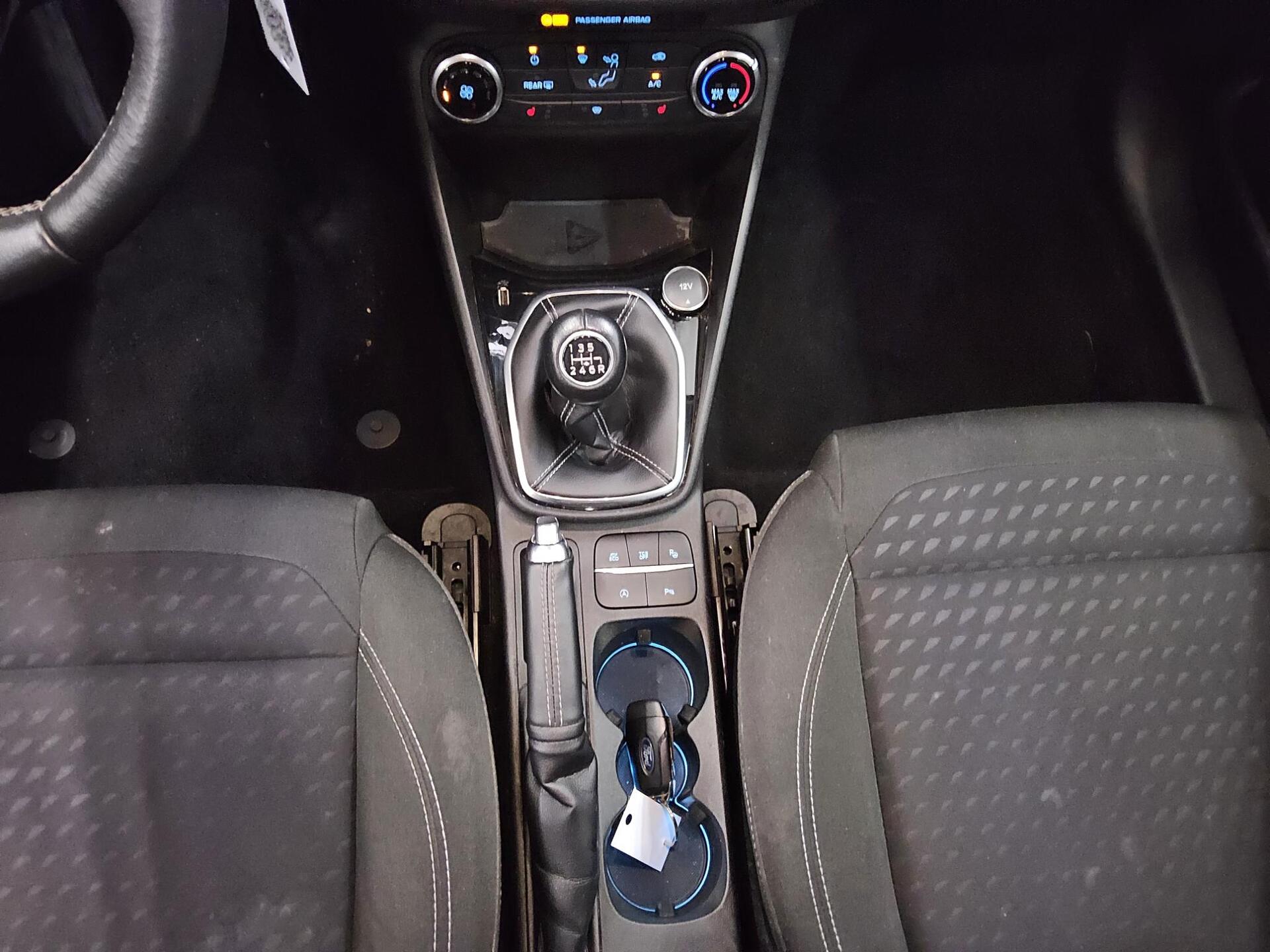 Ford Fiesta 1.0 EB Titanium PDC SHZ Klima 6