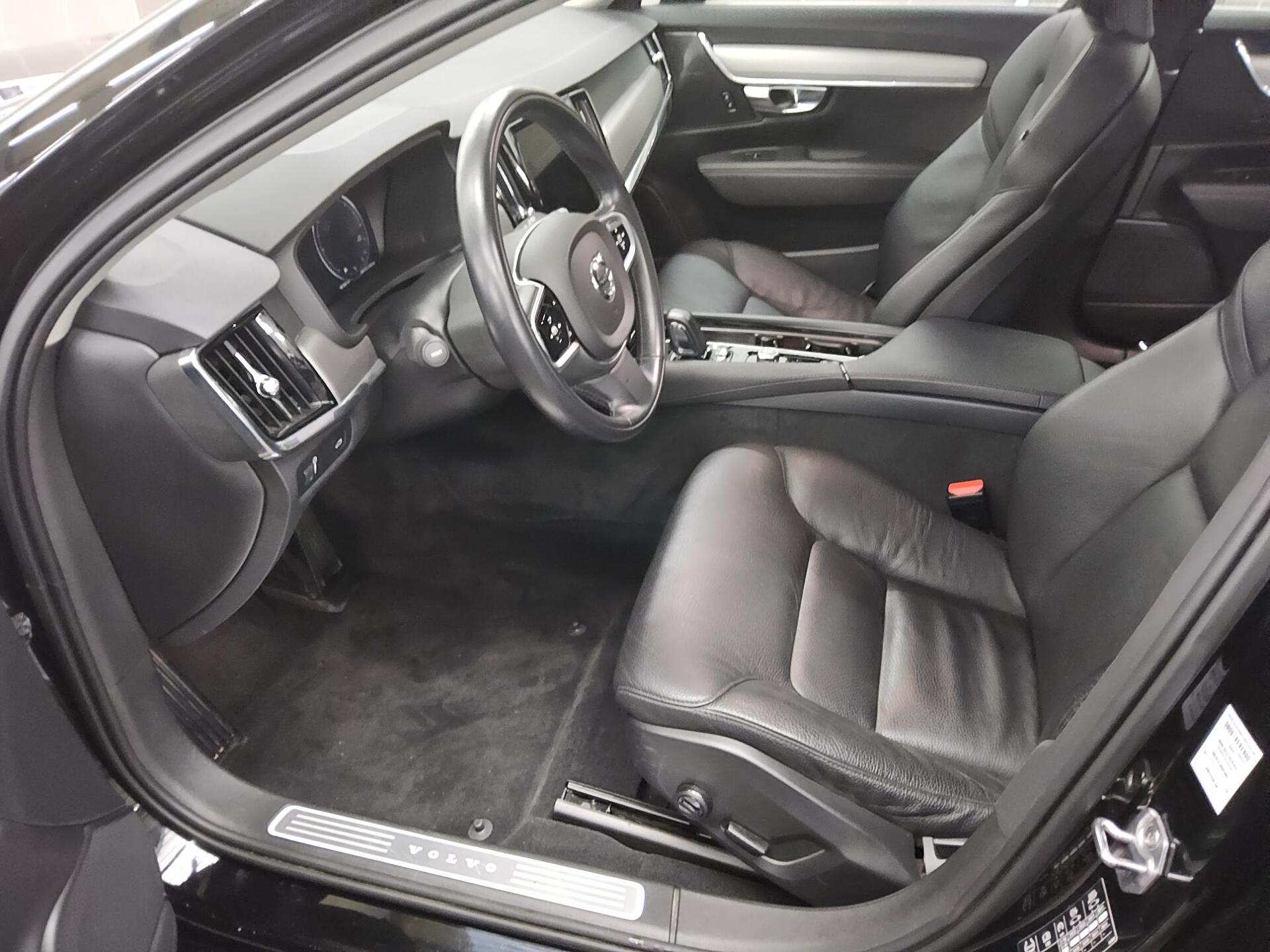 Volvo V90 B4 Momentum Pro Leder Navi LED GSD RFK 9