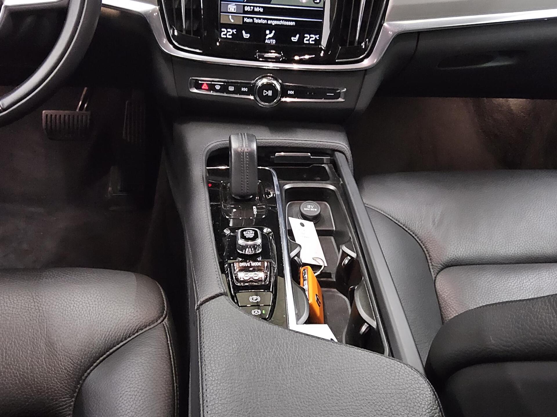 Volvo V90 B4 Momentum Pro Leder Navi LED GSD RFK 6